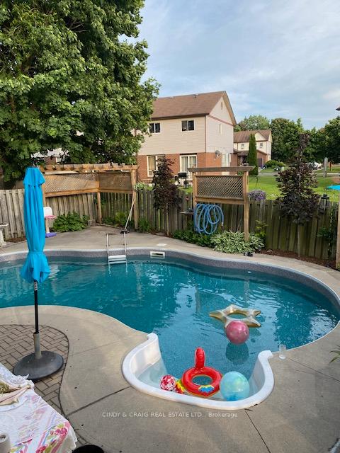 Photo 21 of 110 Homefield Square, Clarington, Courtice — HOMEH