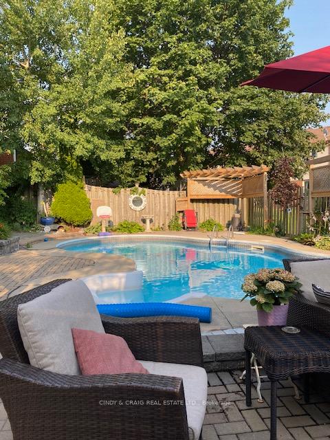 Photo 23 of 110 Homefield Square, Clarington, Courtice — HOMEH