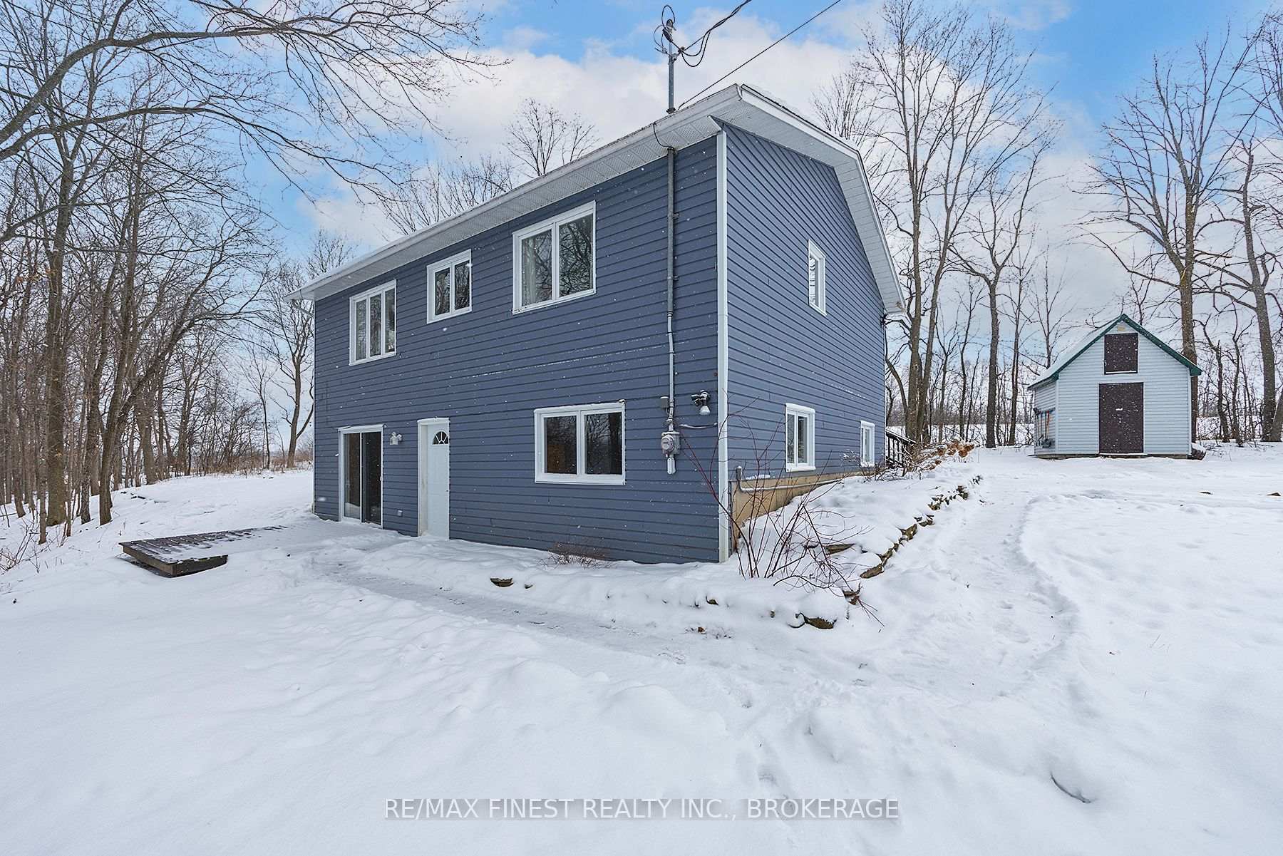 Photo 2 of 2997 Bear Creek Road, Frontenac, Frontenac South — HOMEH