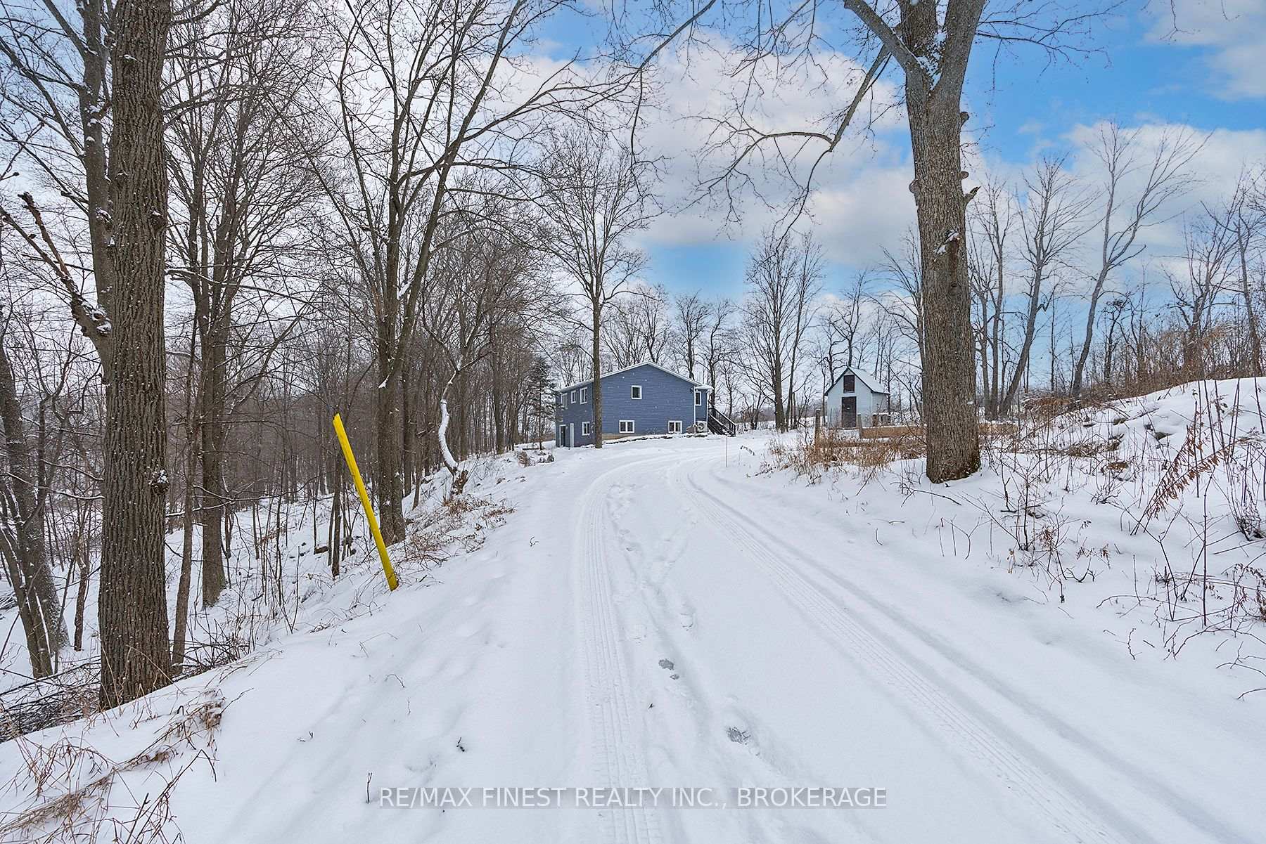 Photo 4 of 2997 Bear Creek Road, Frontenac, Frontenac South — HOMEH