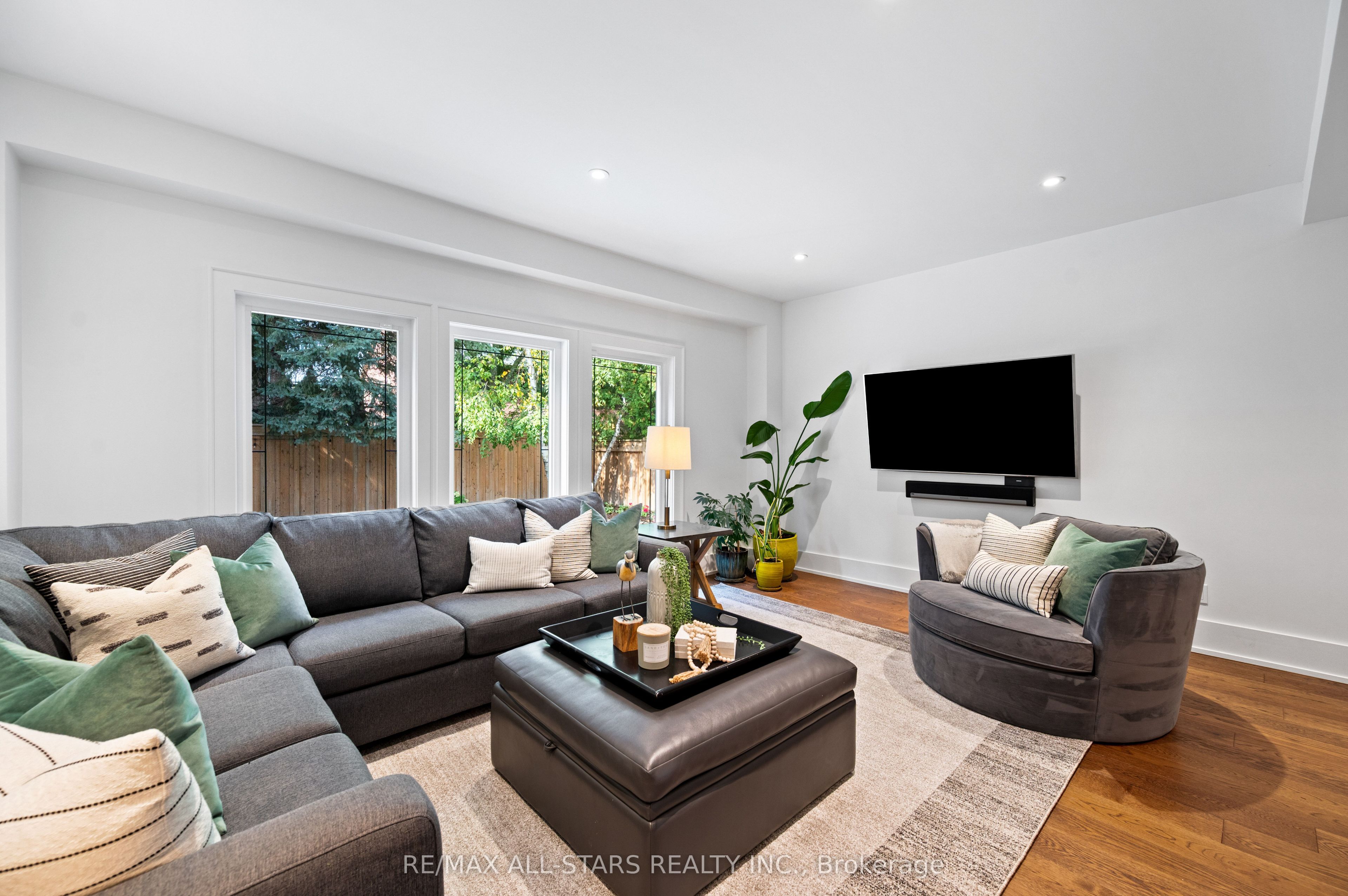 Photo 61 of 45 Rosemead Close, Markham, Unionville — HOMEH