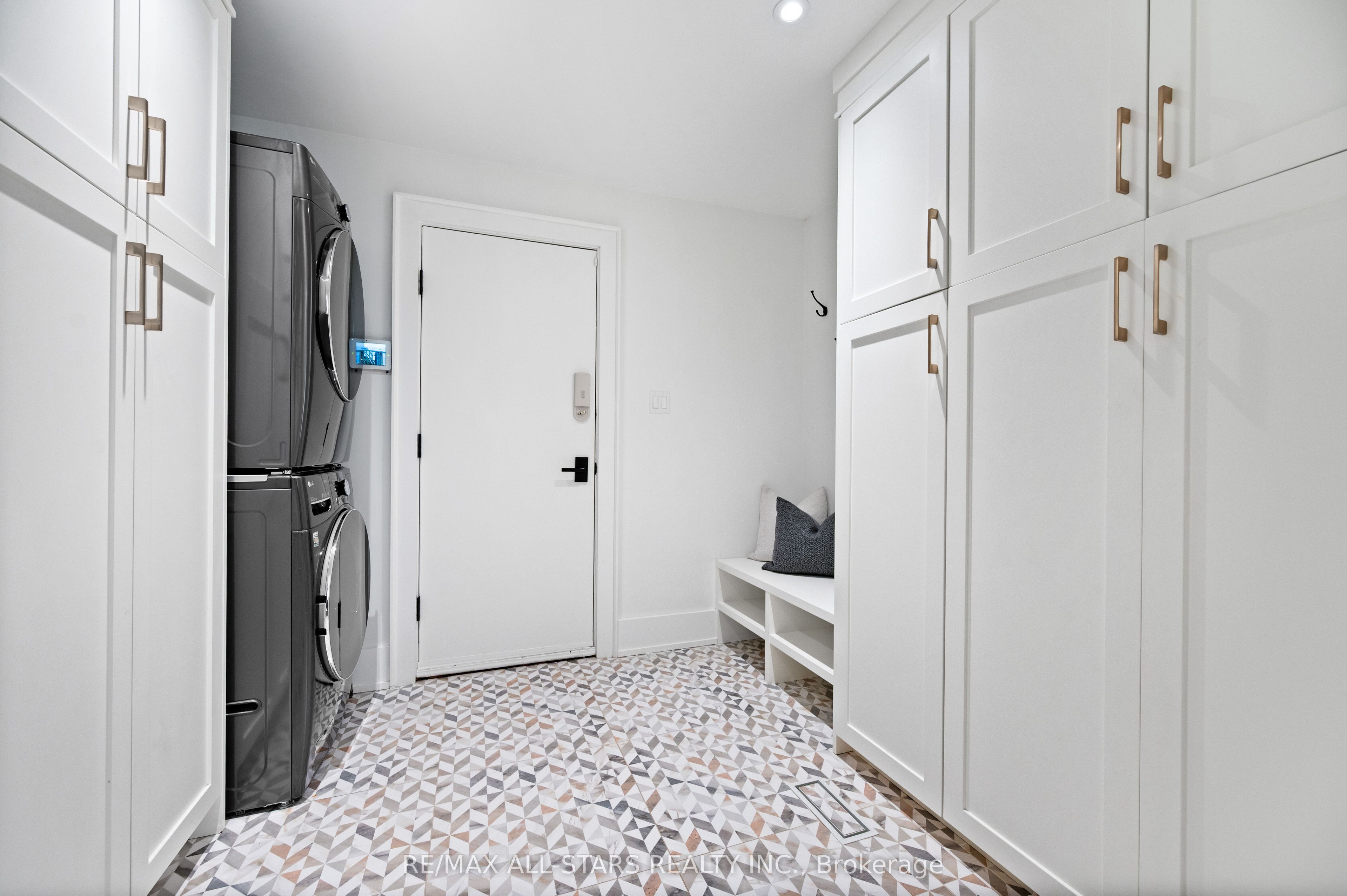 Photo 74 of 45 Rosemead Close, Markham, Unionville — HOMEH