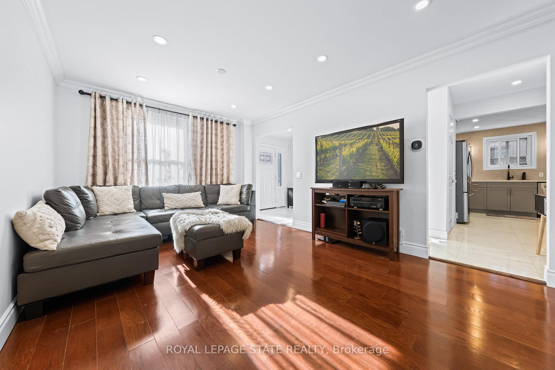 Photo 7 of 46 Novoco Drive, Hamilton, Gurnett — HOMEH