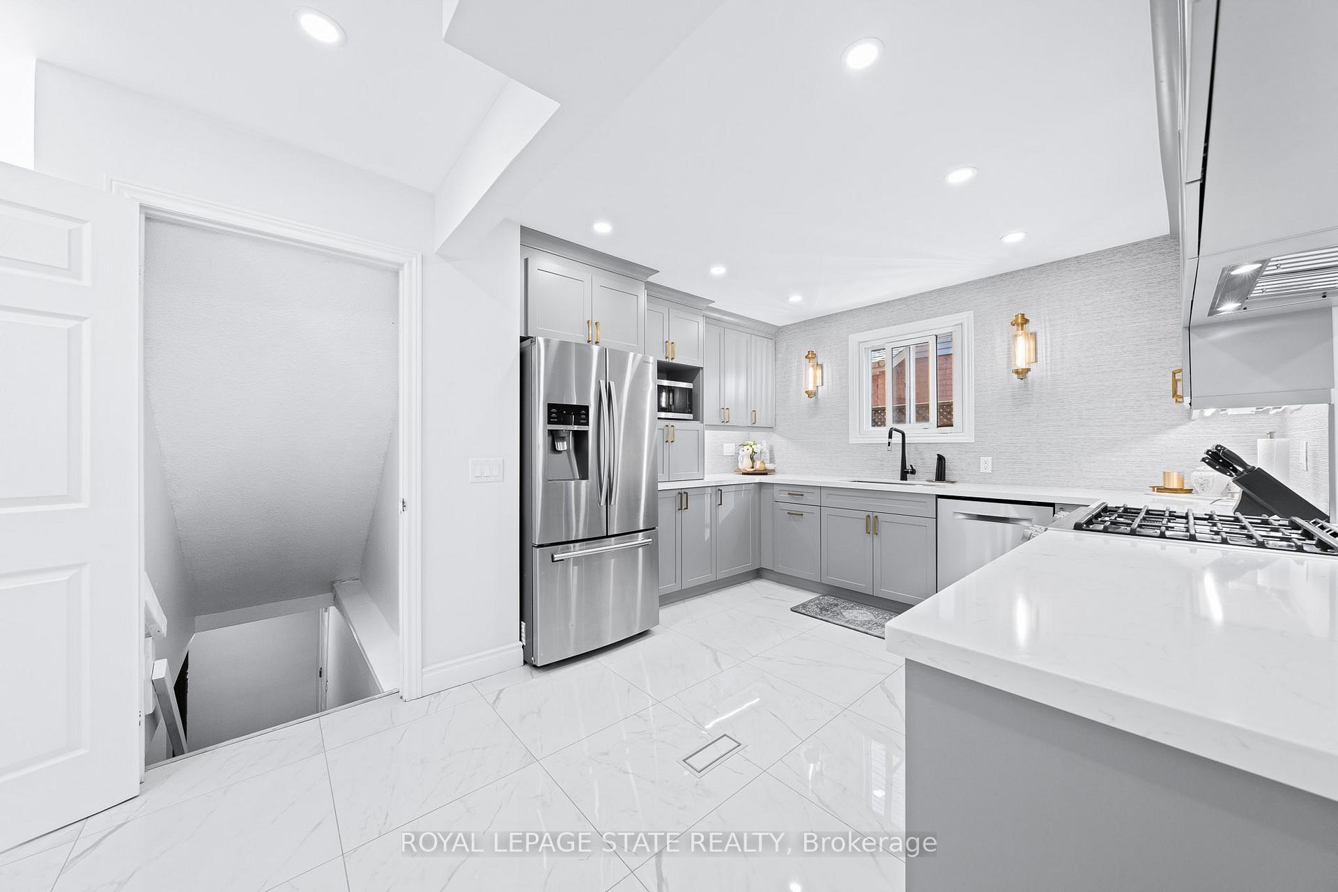 Photo 13 of 46 Novoco Drive, Hamilton, Gurnett — HOMEH