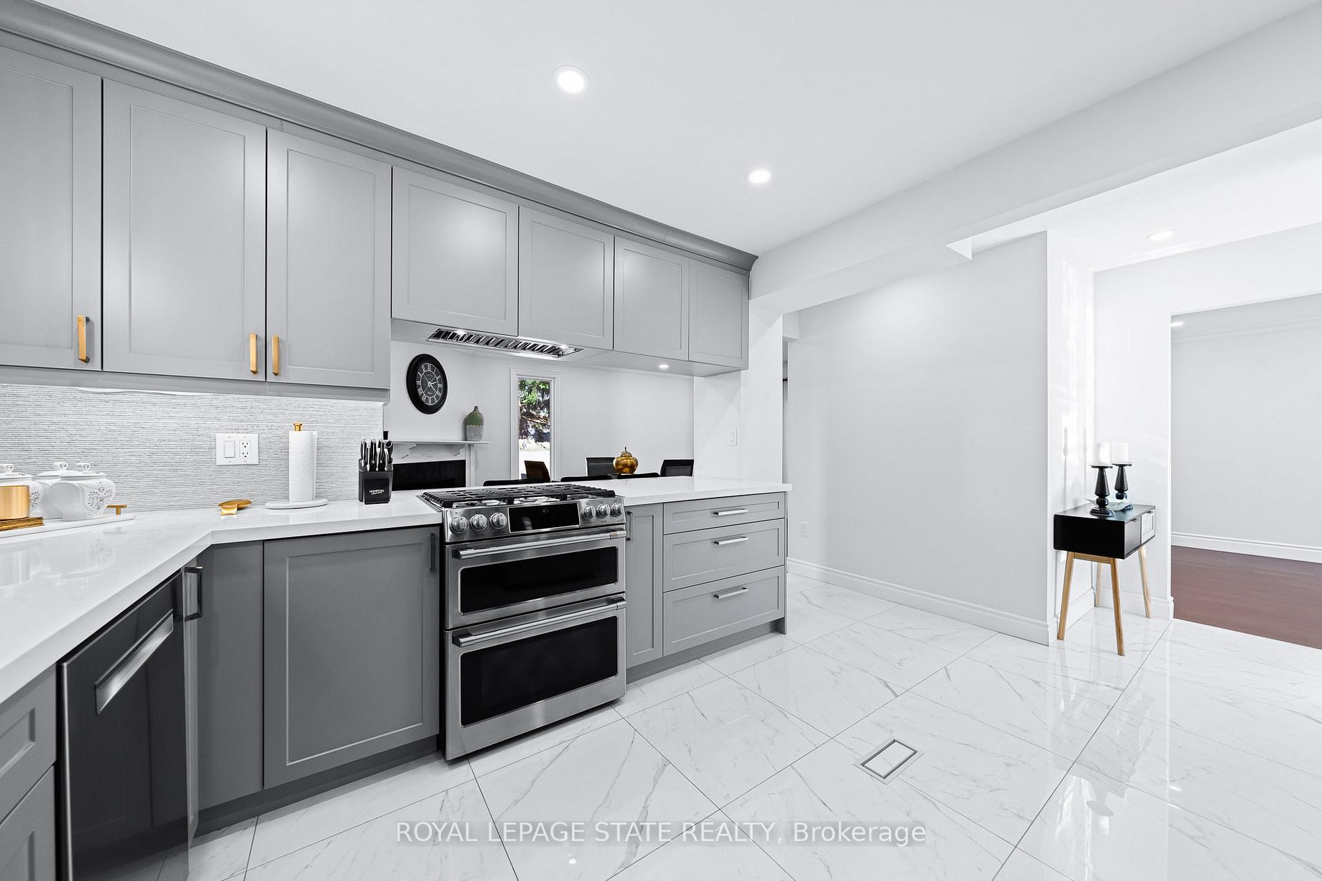 Photo 14 of 46 Novoco Drive, Hamilton, Gurnett — HOMEH