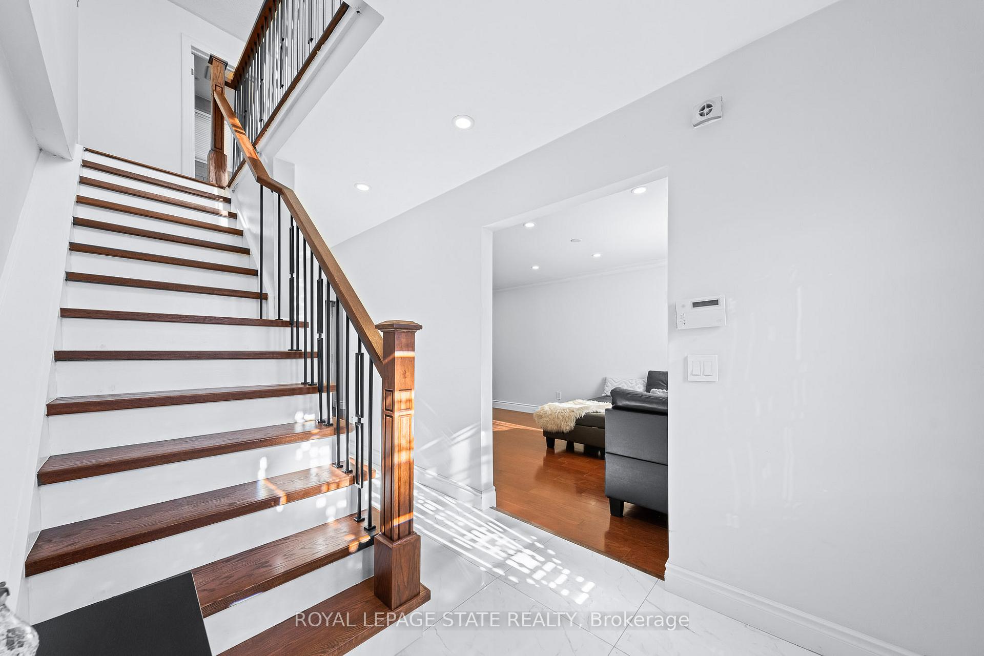 Photo 17 of 46 Novoco Drive, Hamilton, Gurnett — HOMEH