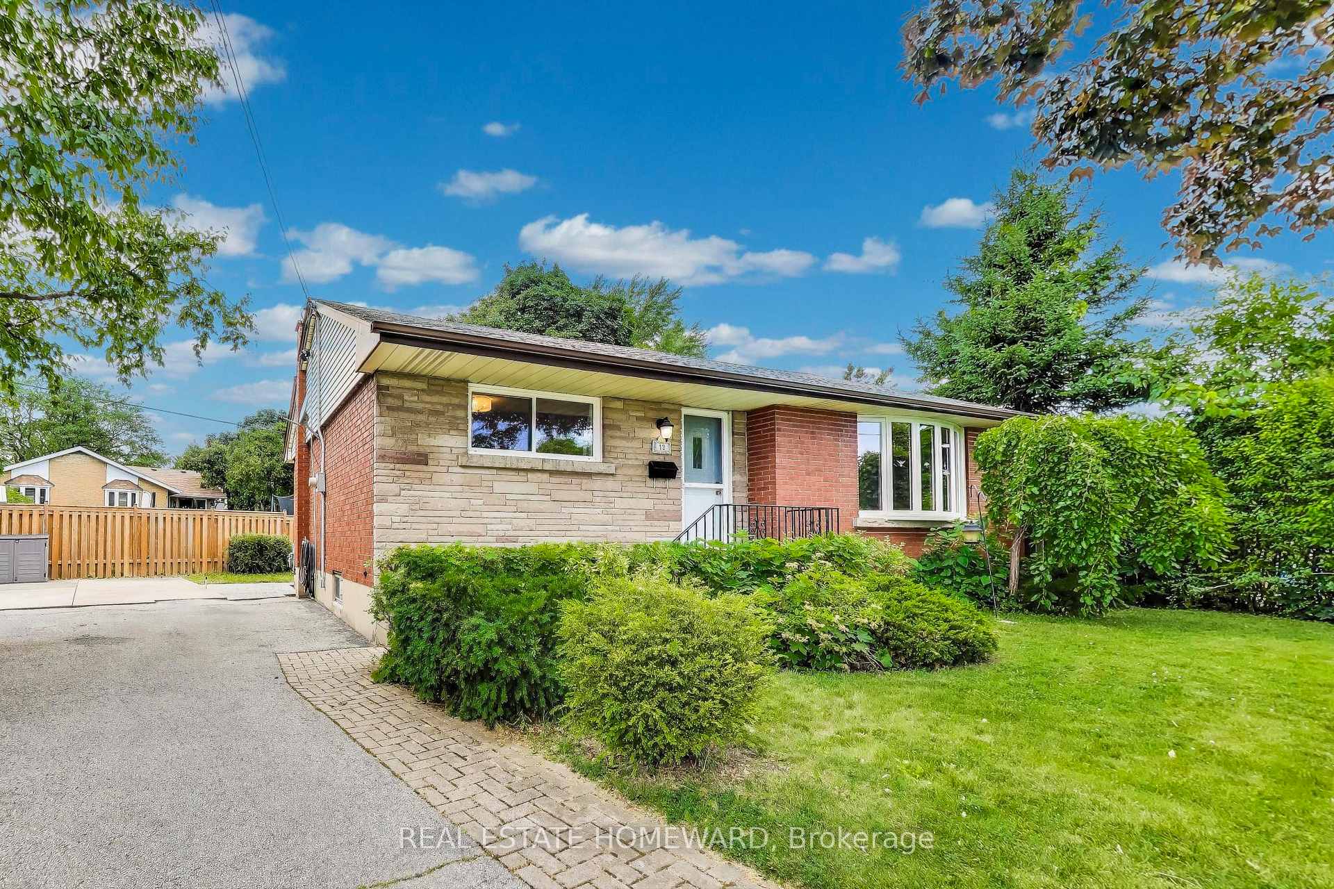 Photo 1 of 12 Cecilia Court, Hamilton, Huntington — HOMEH
