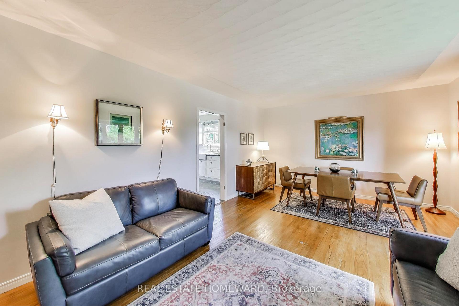 Photo 5 of 12 Cecilia Court, Hamilton, Huntington — HOMEH