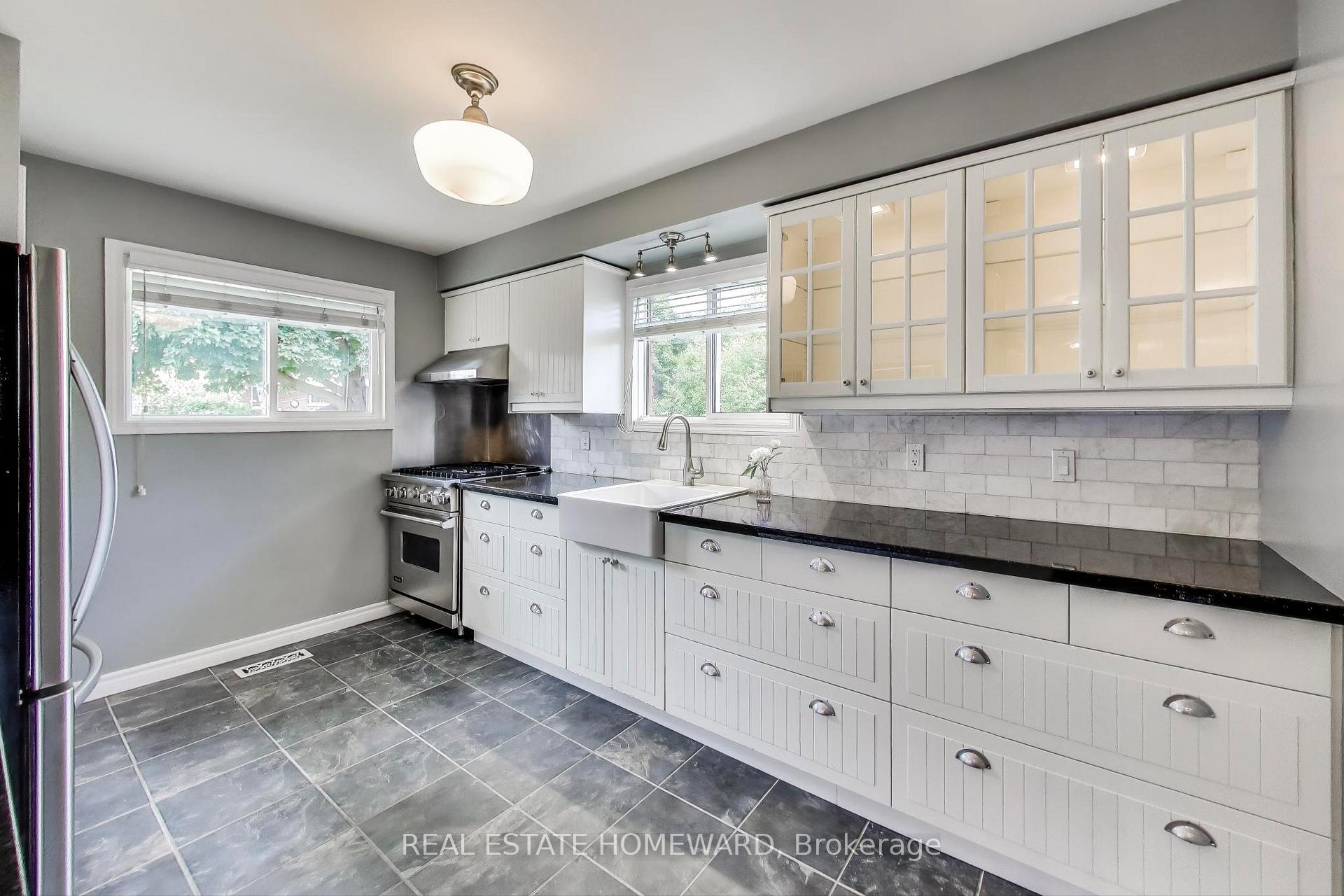 Photo 9 of 12 Cecilia Court, Hamilton, Huntington — HOMEH