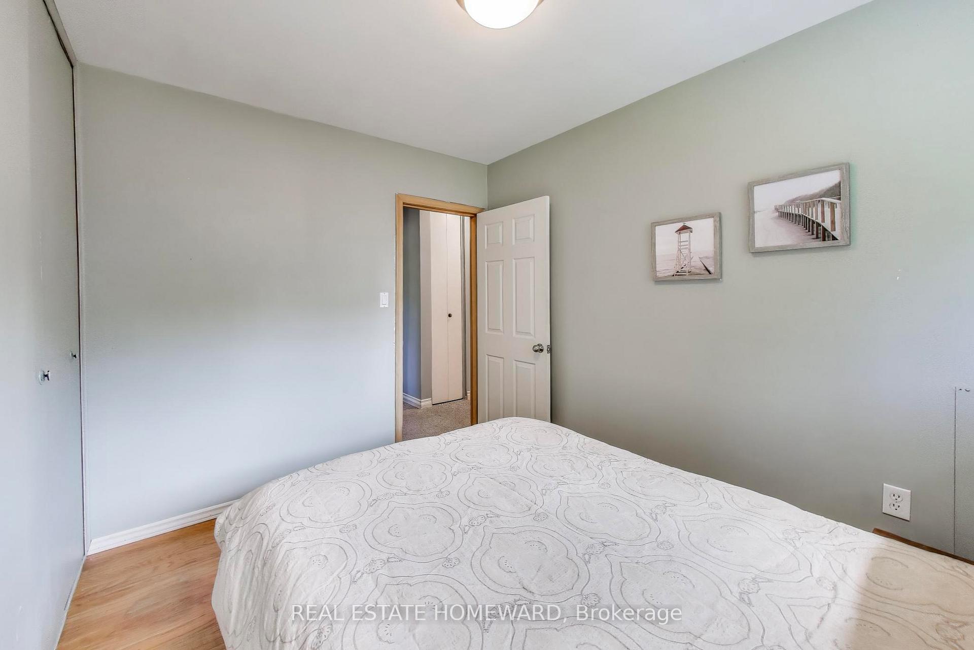 Photo 16 of 12 Cecilia Court, Hamilton, Huntington — HOMEH
