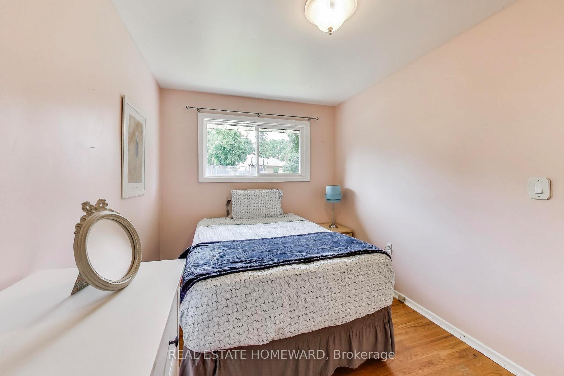 Photo 18 of 12 Cecilia Court, Hamilton, Huntington — HOMEH