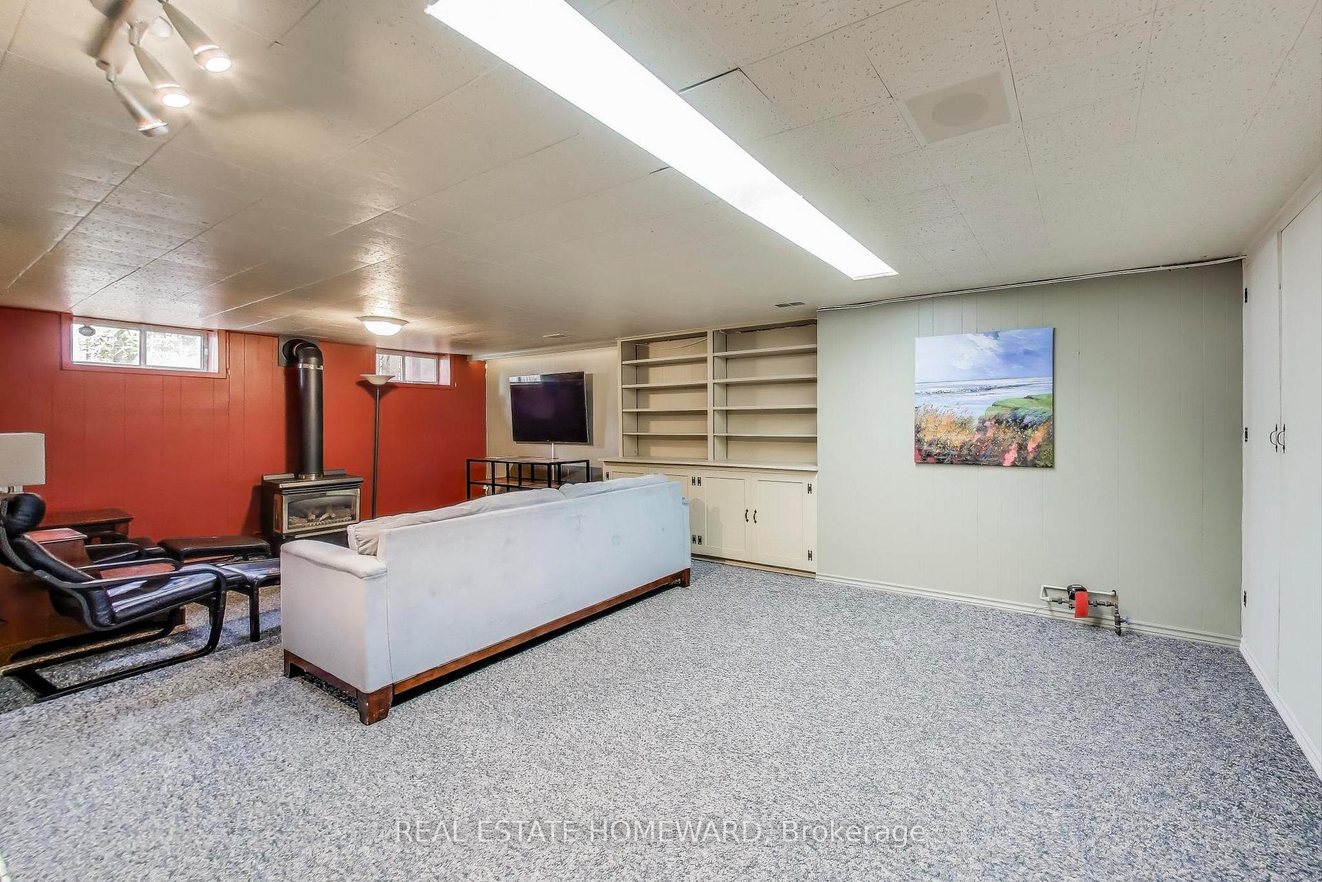 Photo 20 of 12 Cecilia Court, Hamilton, Huntington — HOMEH