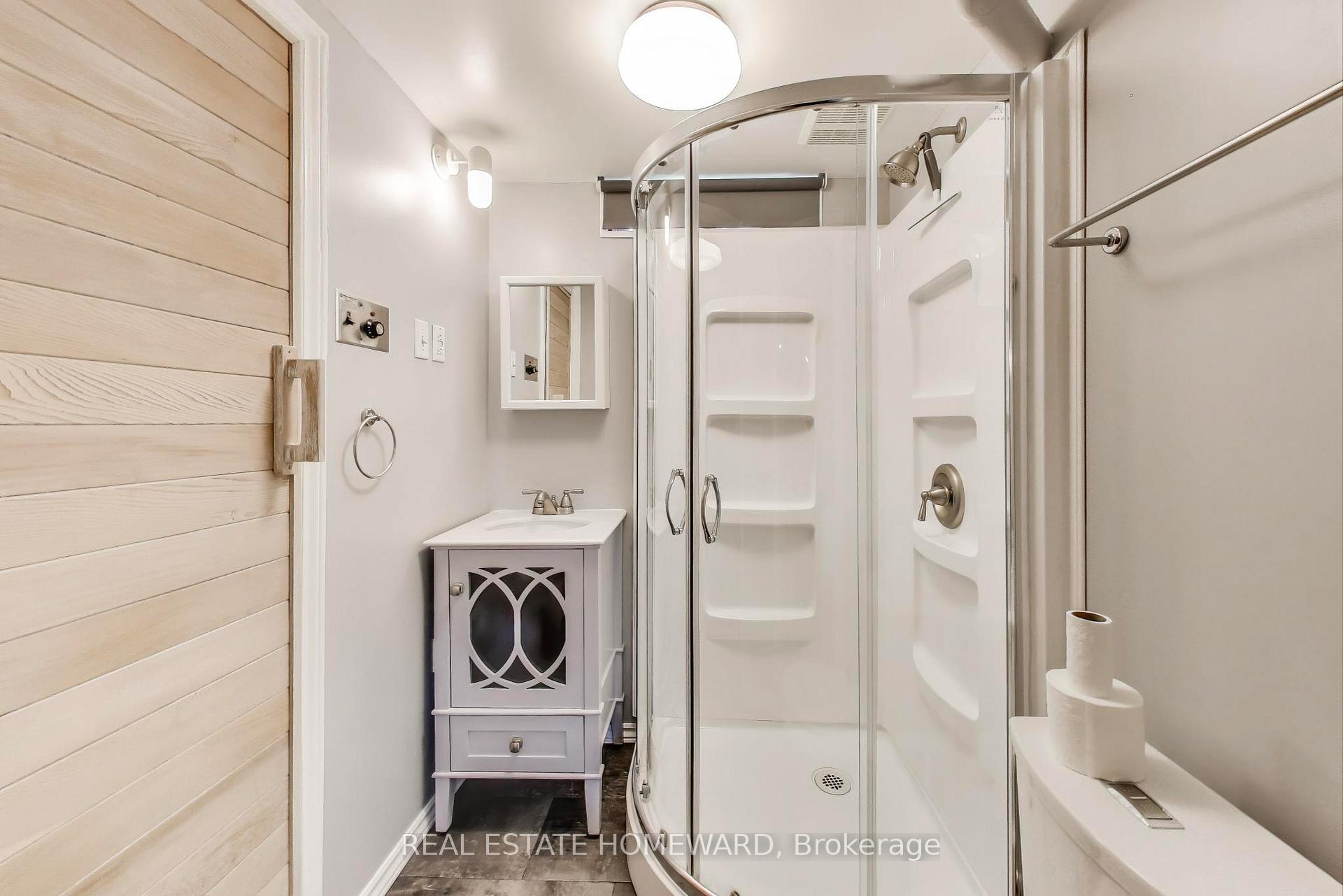 Photo 25 of 12 Cecilia Court, Hamilton, Huntington — HOMEH