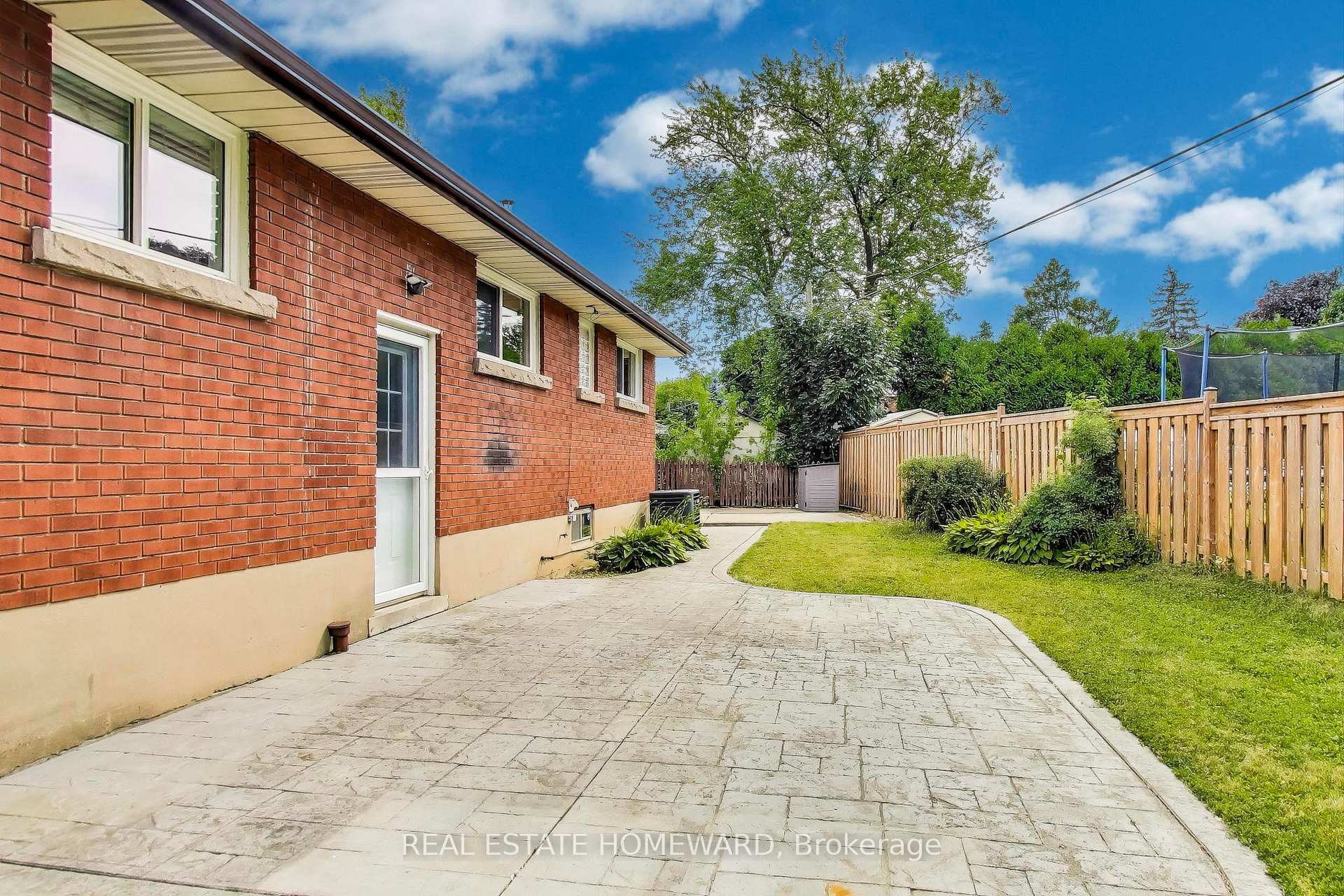 Photo 29 of 12 Cecilia Court, Hamilton, Huntington — HOMEH