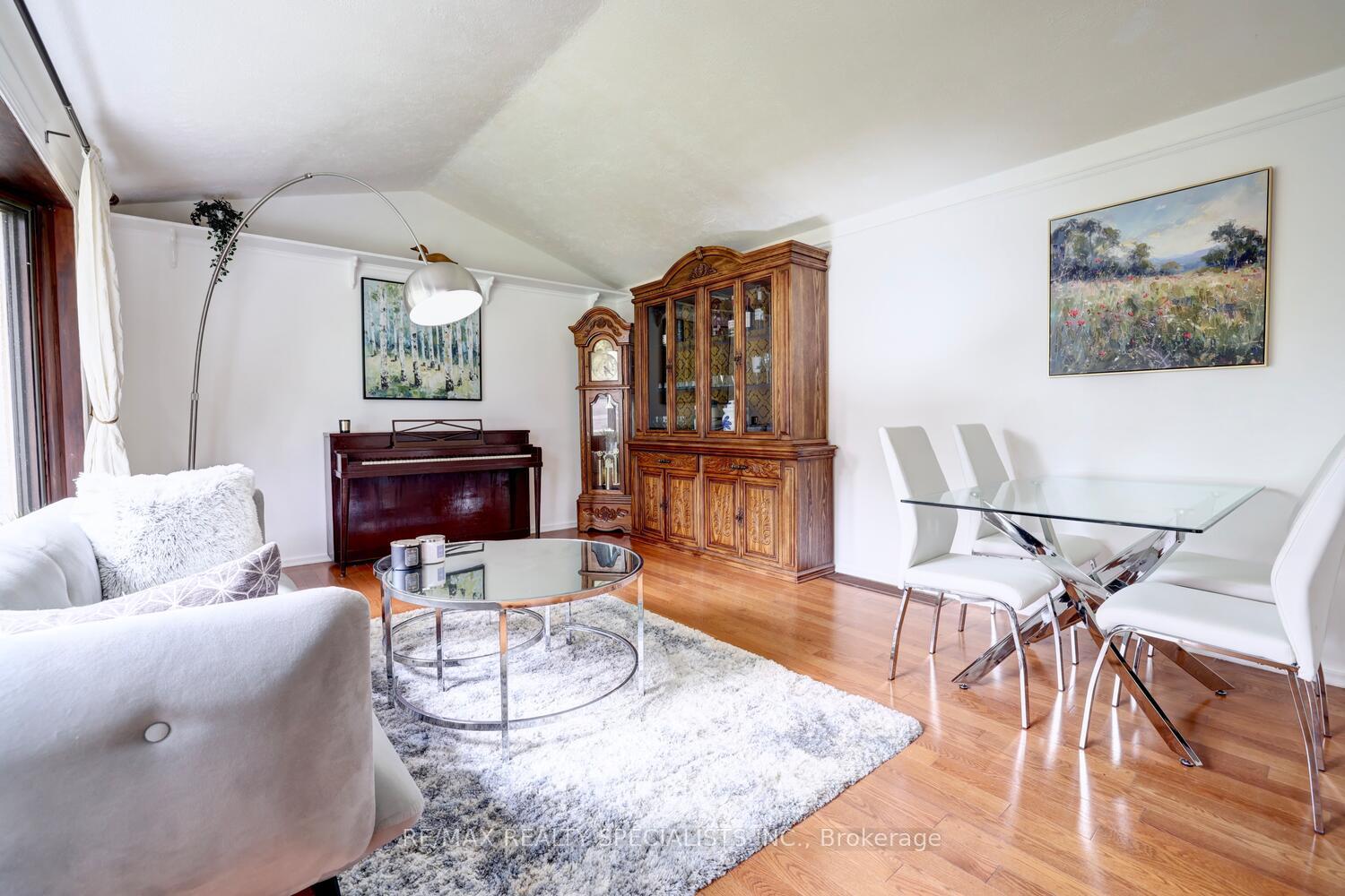 Photo 7 of 19 Verona Place, Hamilton, Buchanan — HOMEH