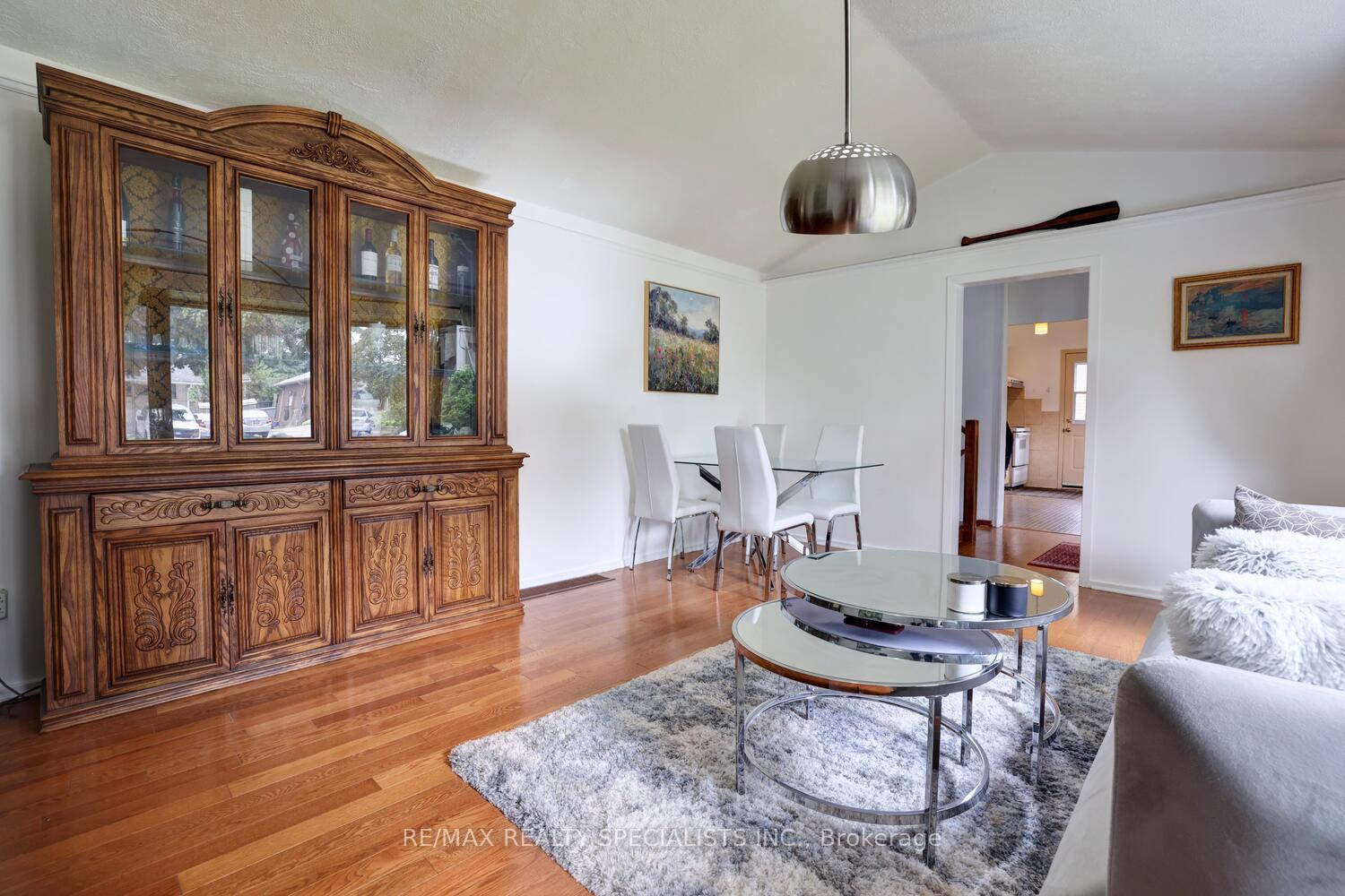 Photo 8 of 19 Verona Place, Hamilton, Buchanan — HOMEH