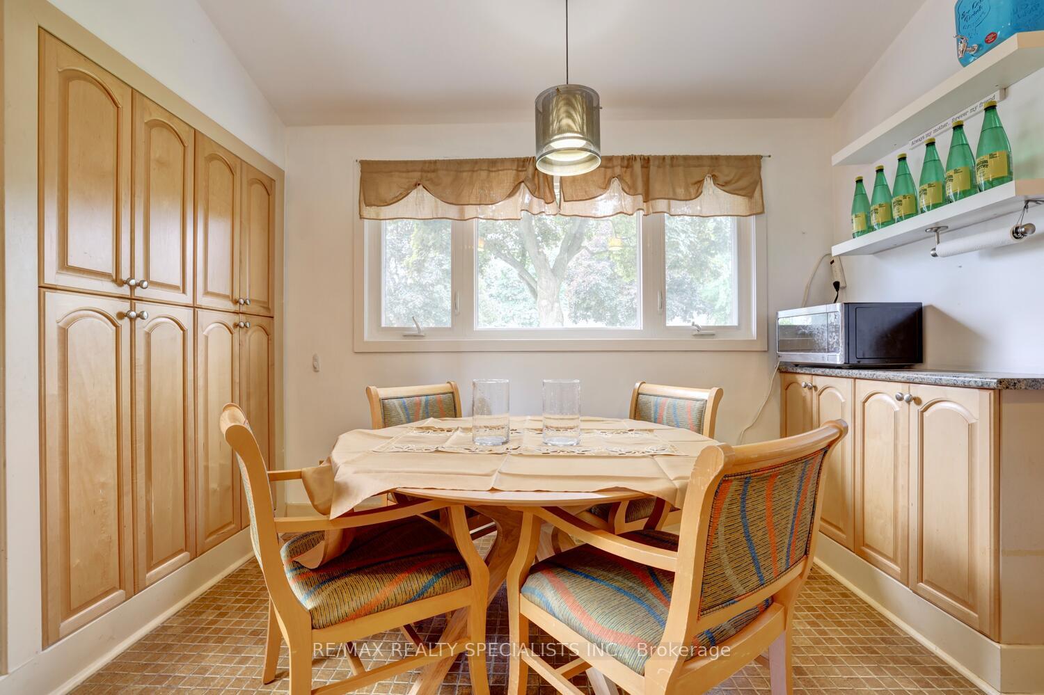Photo 9 of 19 Verona Place, Hamilton, Buchanan — HOMEH