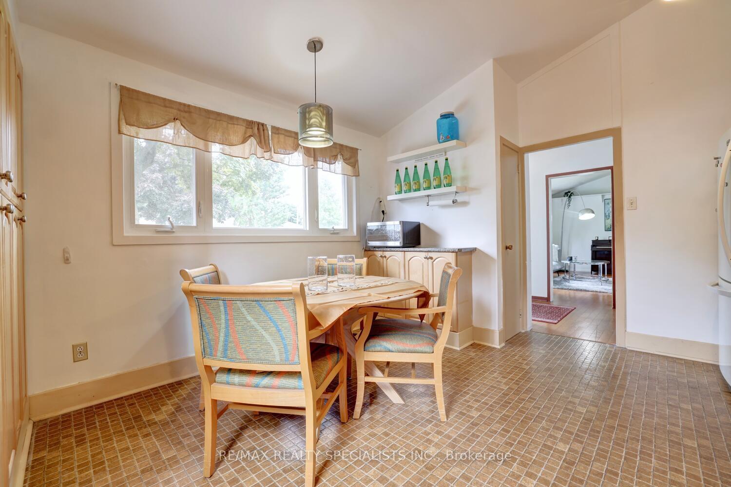 Photo 12 of 19 Verona Place, Hamilton, Buchanan — HOMEH