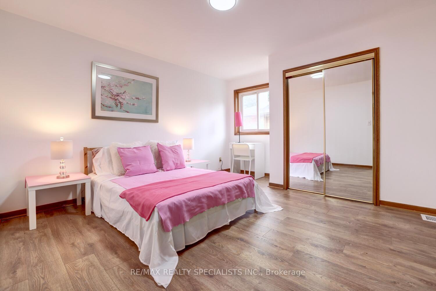 Photo 18 of 19 Verona Place, Hamilton, Buchanan — HOMEH