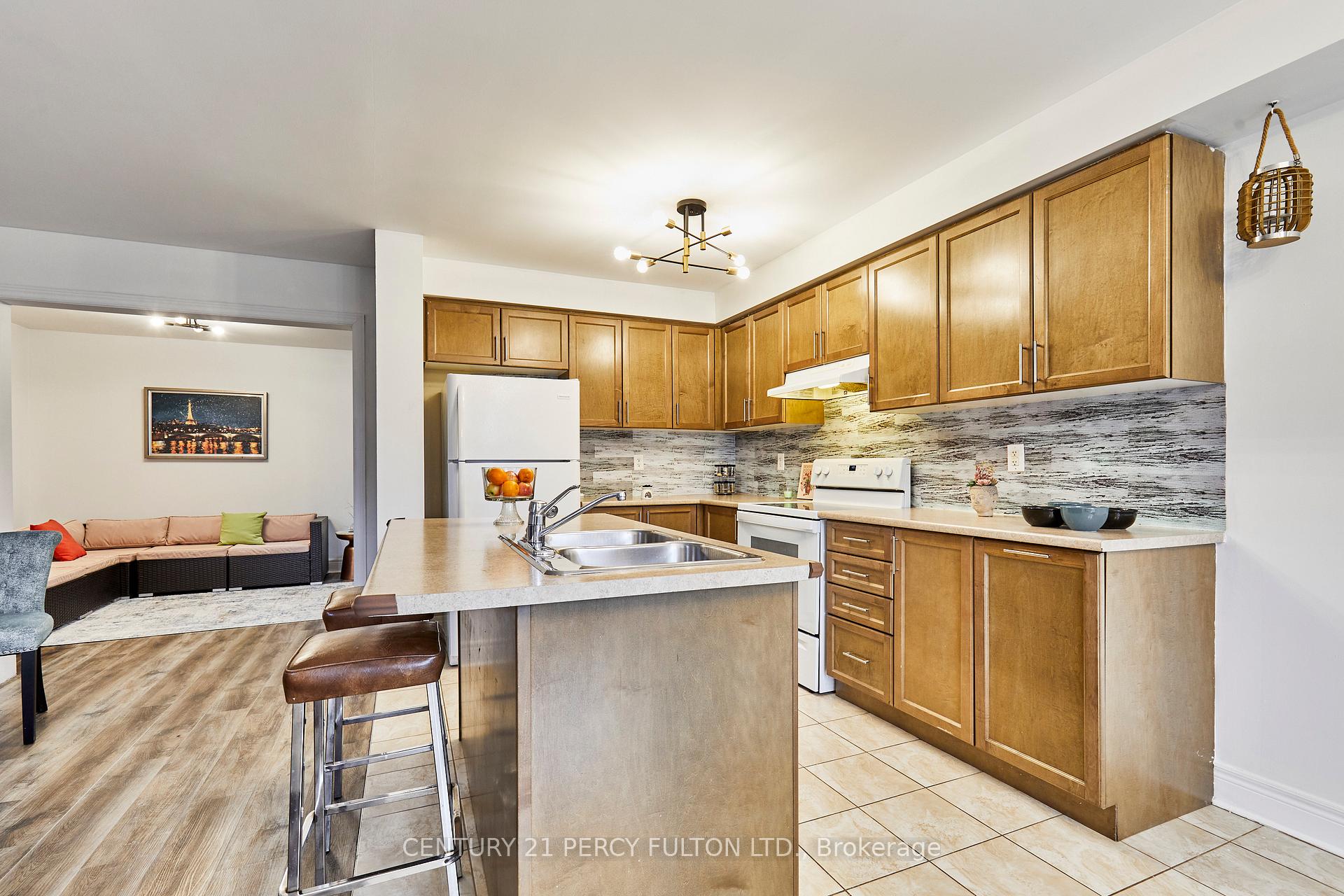 Photo 24 of 85 Bathgate Crescent, Clarington, Courtice — HOMEH