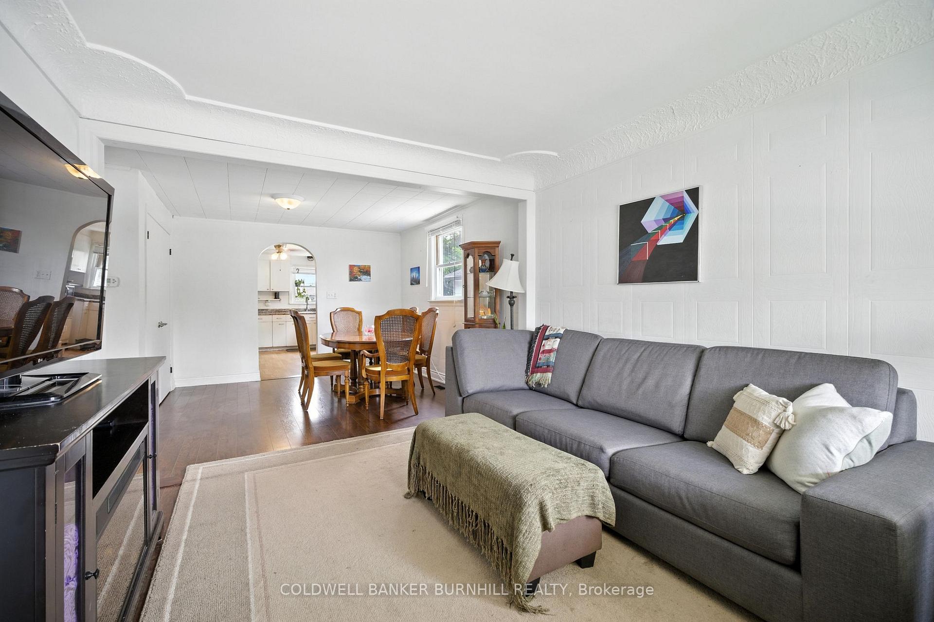 Photo 9 of 568 Barnaby Street, Hamilton, Parkview — HOMEH