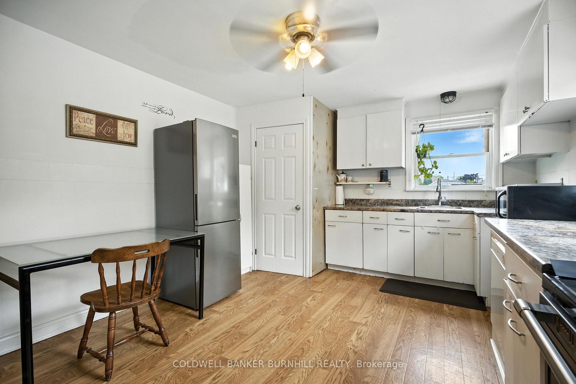 Photo 12 of 568 Barnaby Street, Hamilton, Parkview — HOMEH