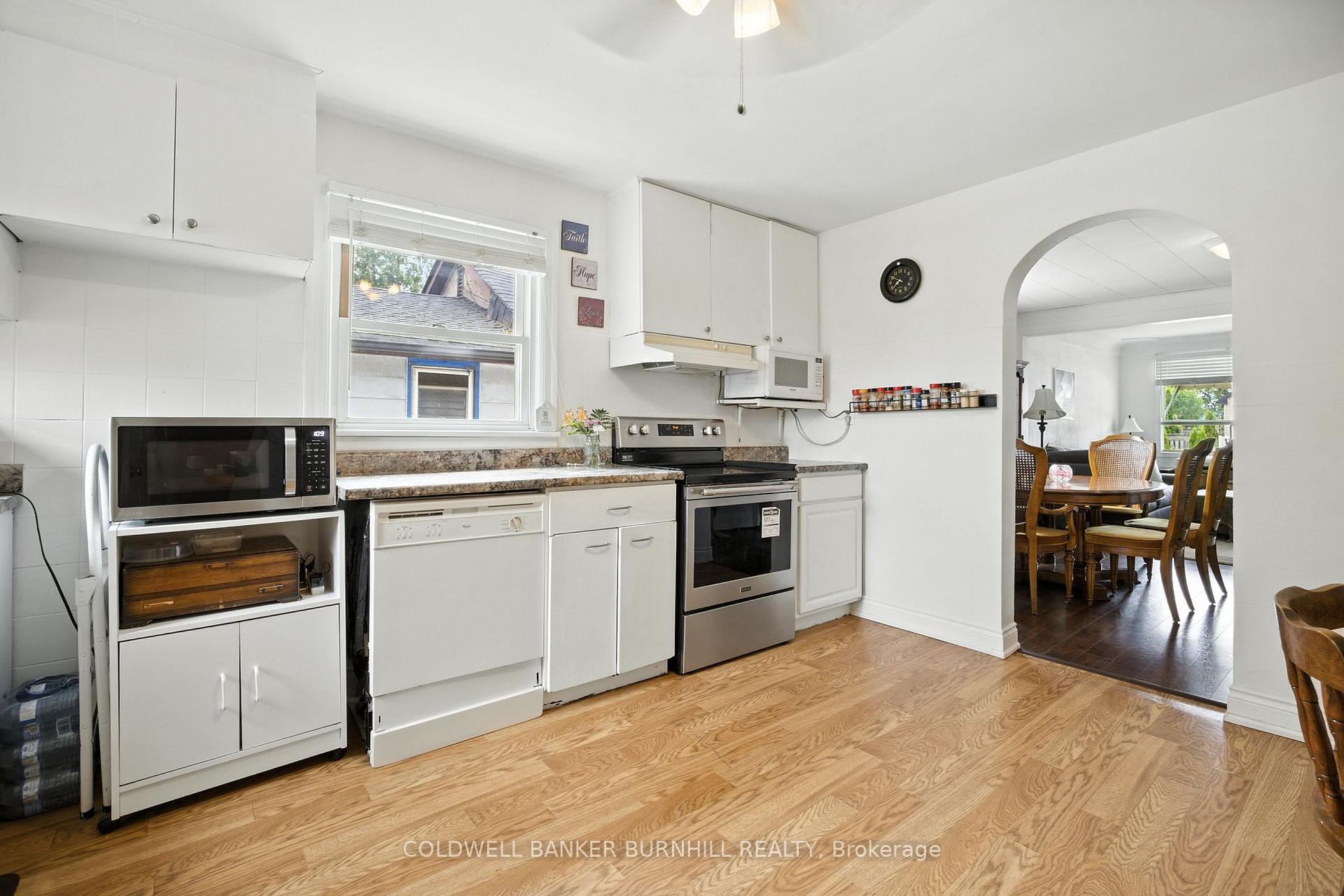 Photo 13 of 568 Barnaby Street, Hamilton, Parkview — HOMEH