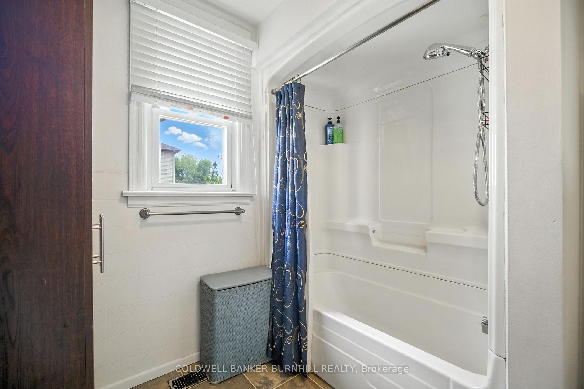 Photo 22 of 568 Barnaby Street, Hamilton, Parkview — HOMEH