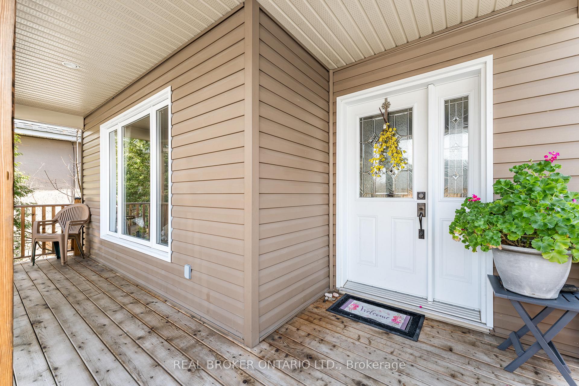 Photo 3 of 124 Arthur Street, Carleton Place — HOMEH
