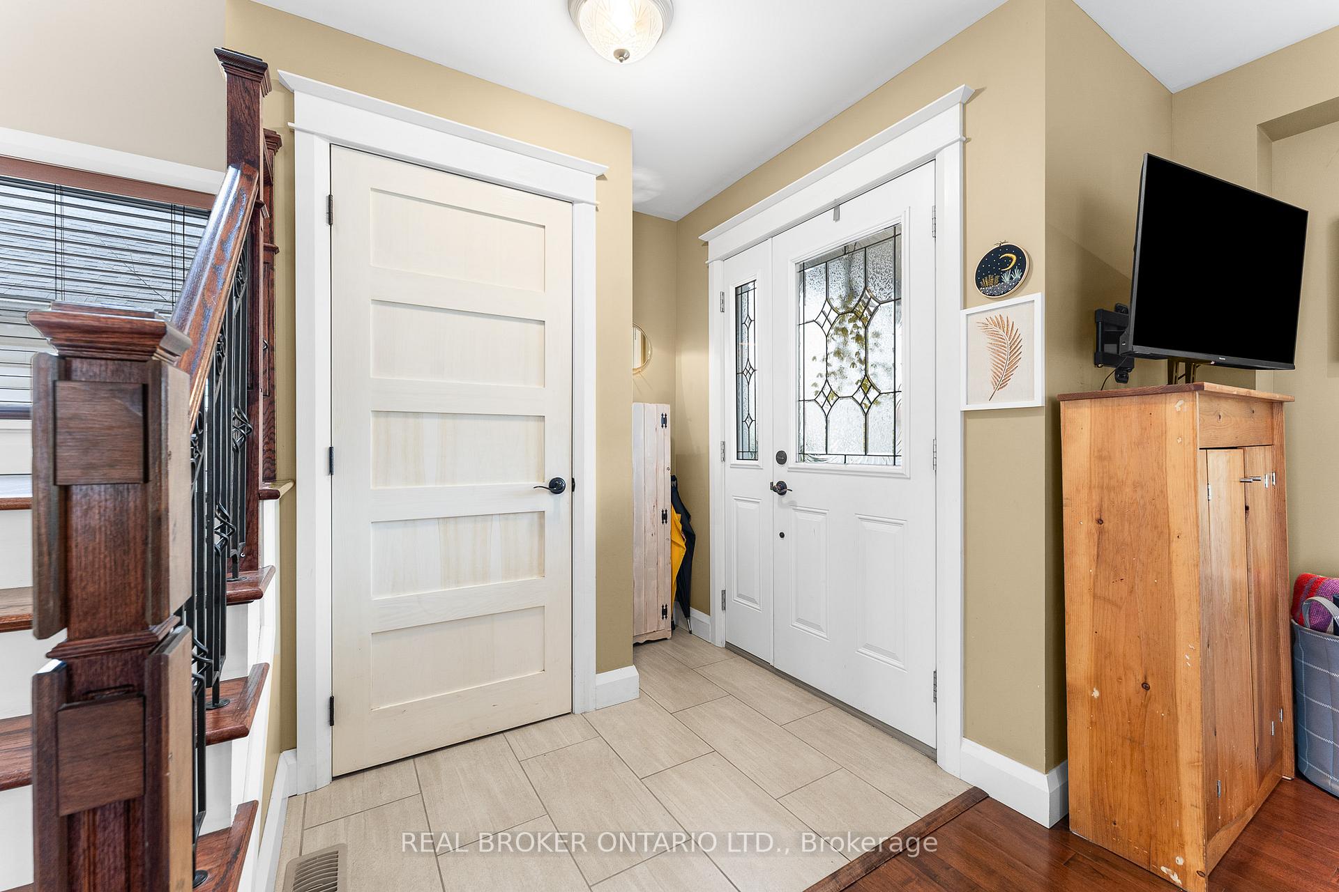Photo 4 of 124 Arthur Street, Carleton Place — HOMEH