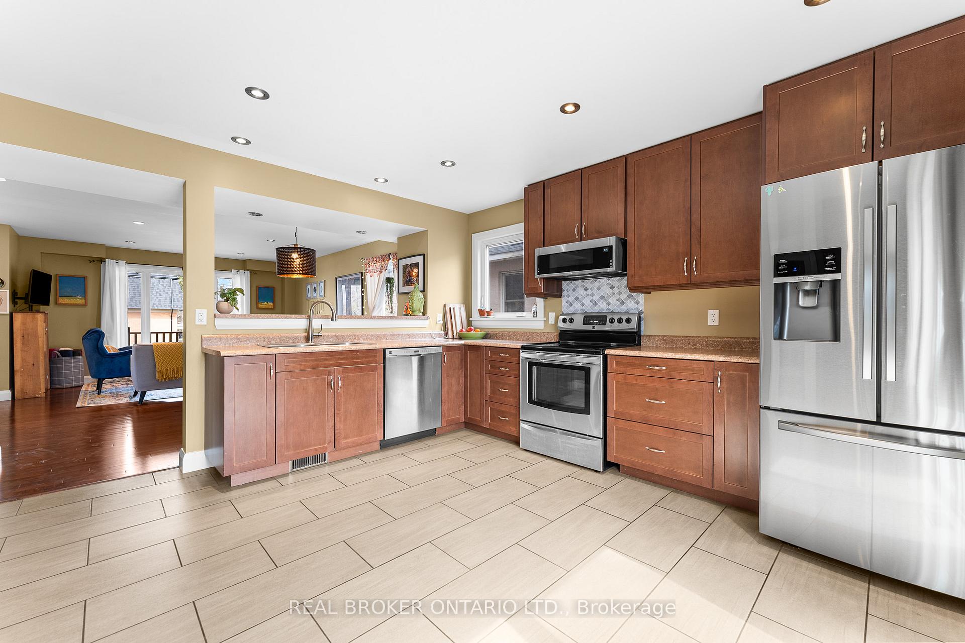 Photo 12 of 124 Arthur Street, Carleton Place — HOMEH
