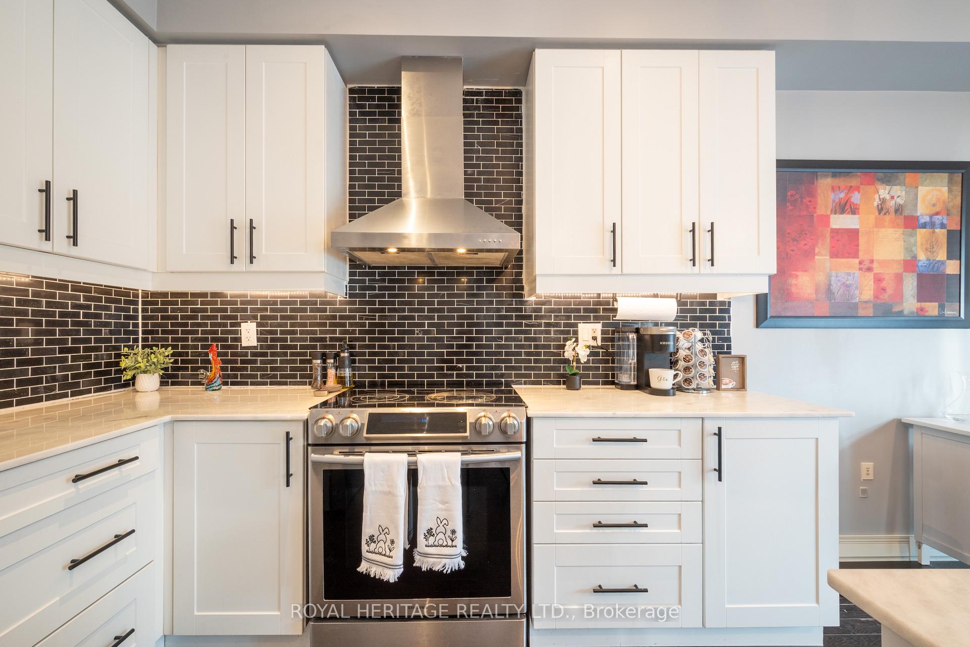 Photo 14 of 51 Henry Smith Avenue, Clarington, Bowmanville — HOMEH