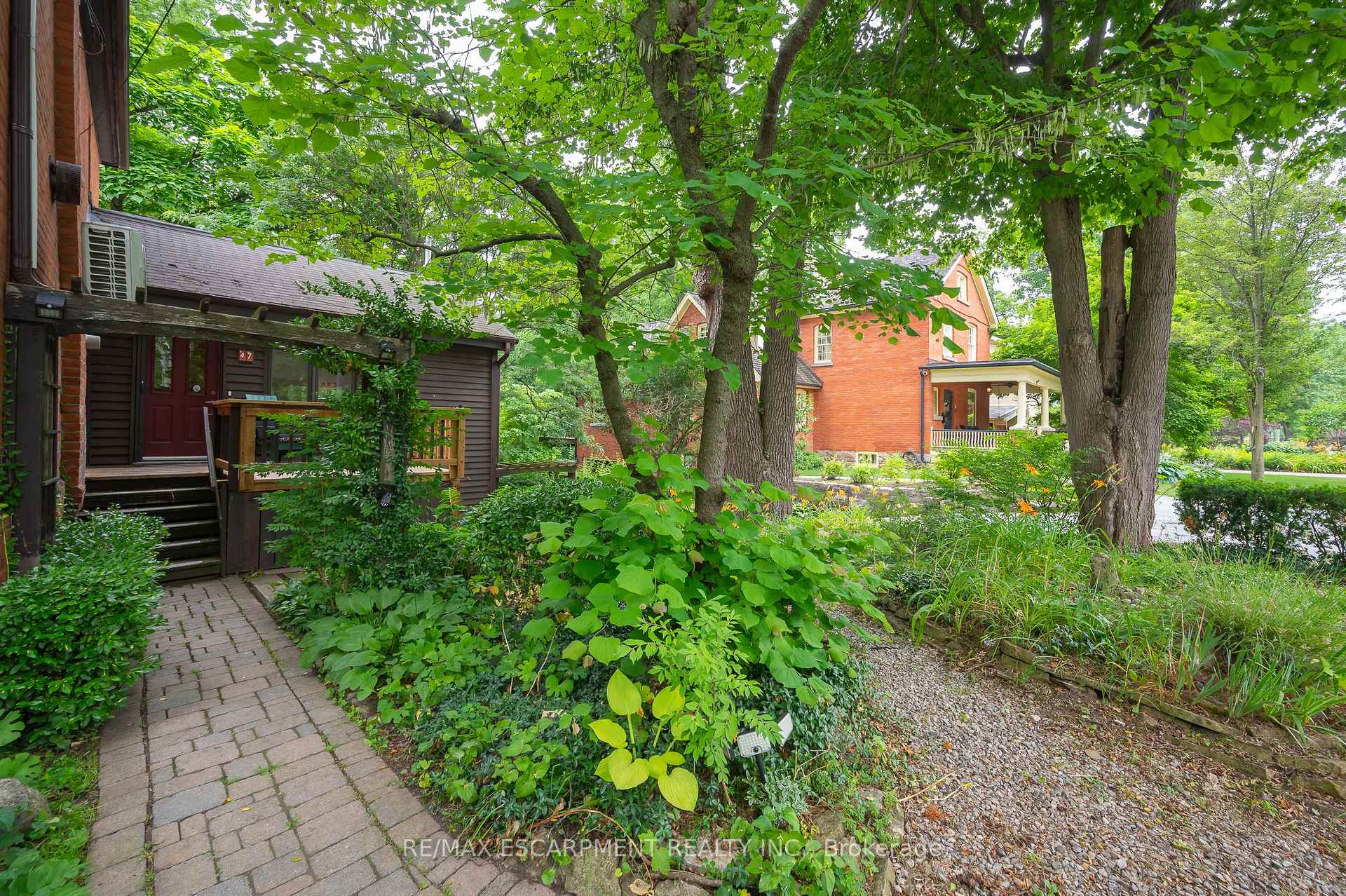 Photo 2 of 47 Cross Street, Hamilton, Dundas — HOMEH