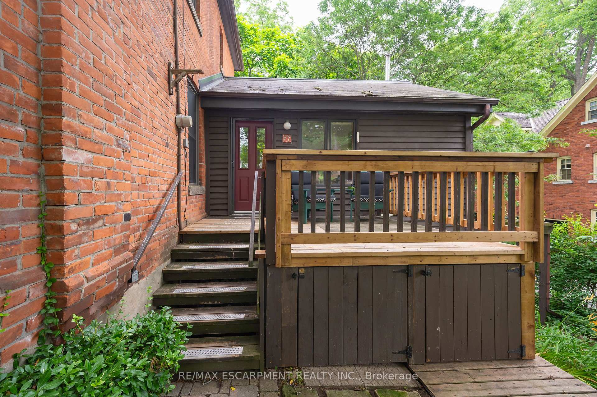Photo 3 of 47 Cross Street, Hamilton, Dundas — HOMEH