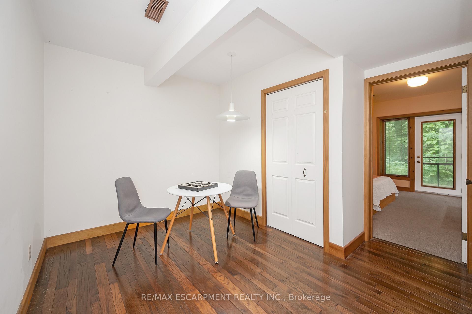 Photo 17 of 47 Cross Street, Hamilton, Dundas — HOMEH