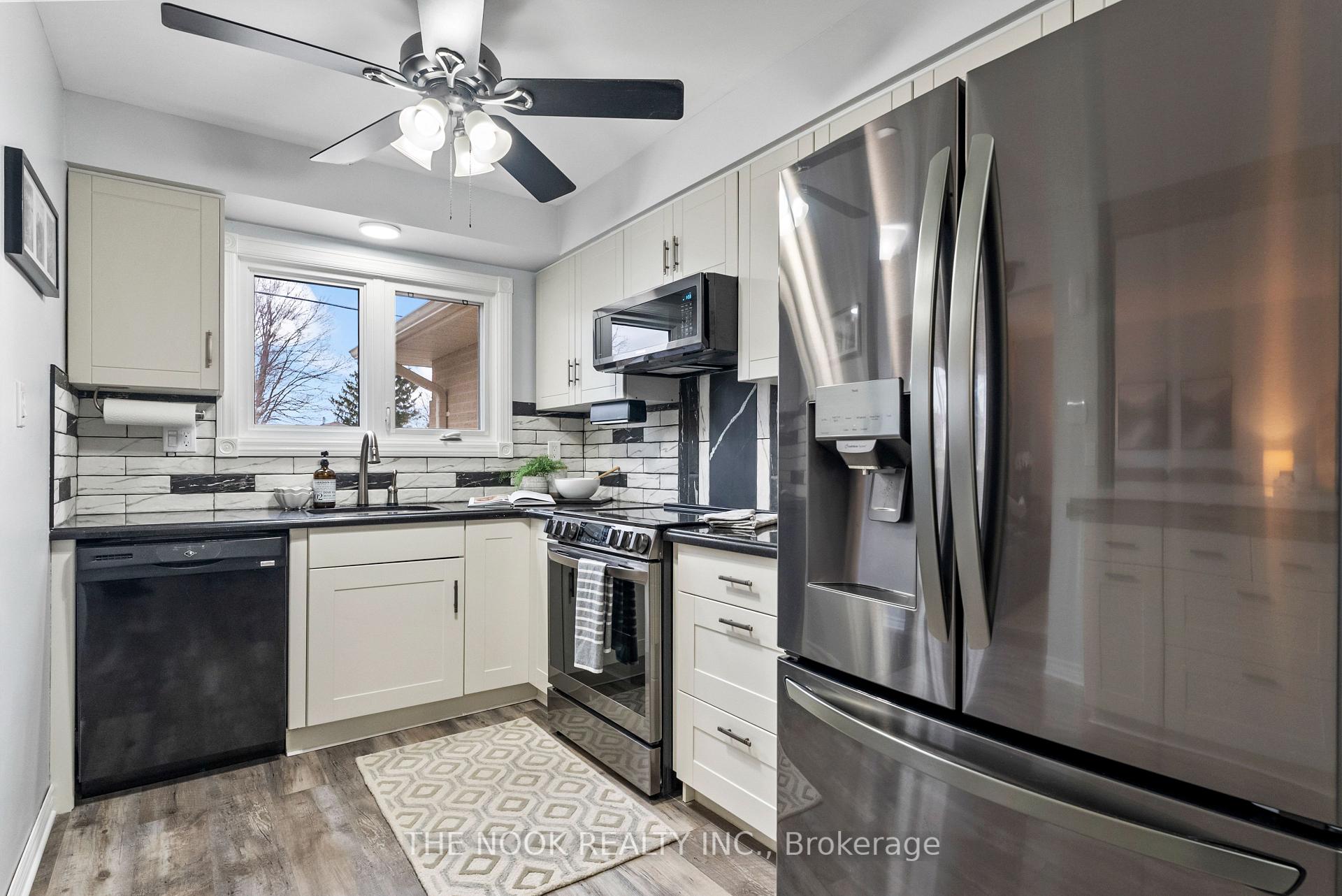 Photo 5 of 30 Centerfield Drive, Clarington, Courtice — HOMEH