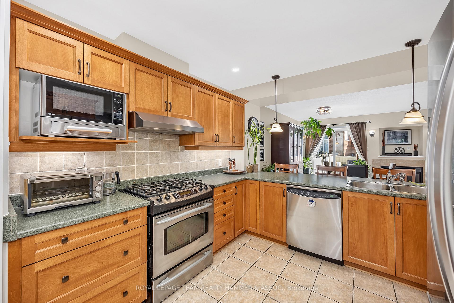 Photo 4 of 236 Bookton Place, Ottawa, Riverside South/Gloucester Glen — HOMEH