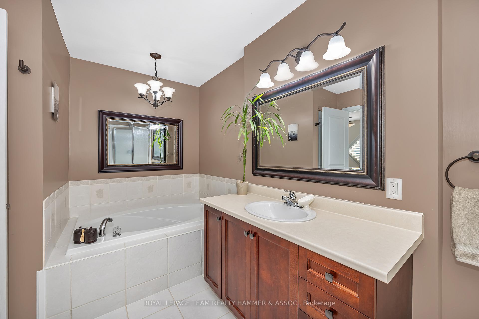 Photo 11 of 236 Bookton Place, Ottawa, Riverside South/Gloucester Glen — HOMEH