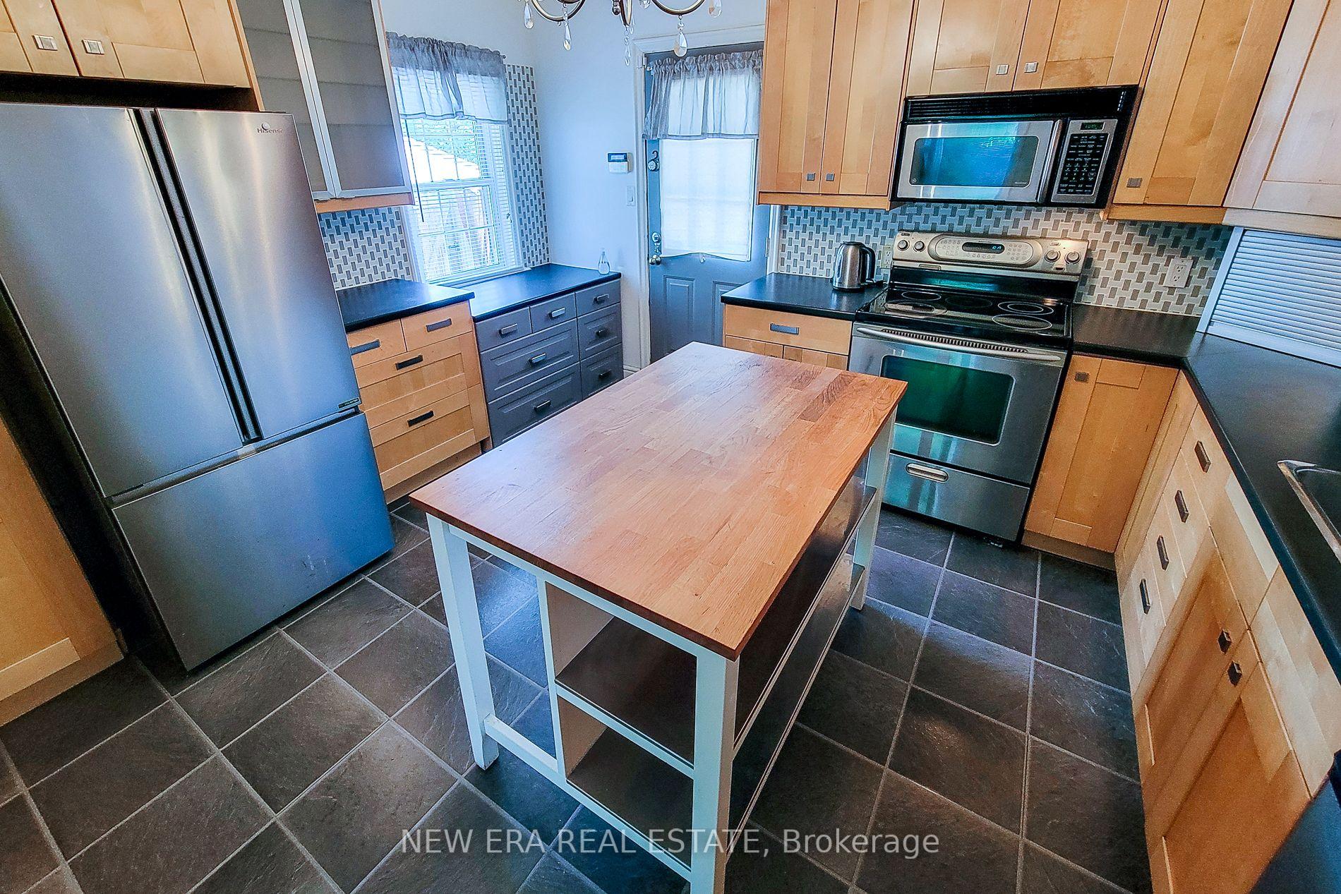 Photo 37 of 131 Erindale Avenue, Hamilton, Rosedale — HOMEH