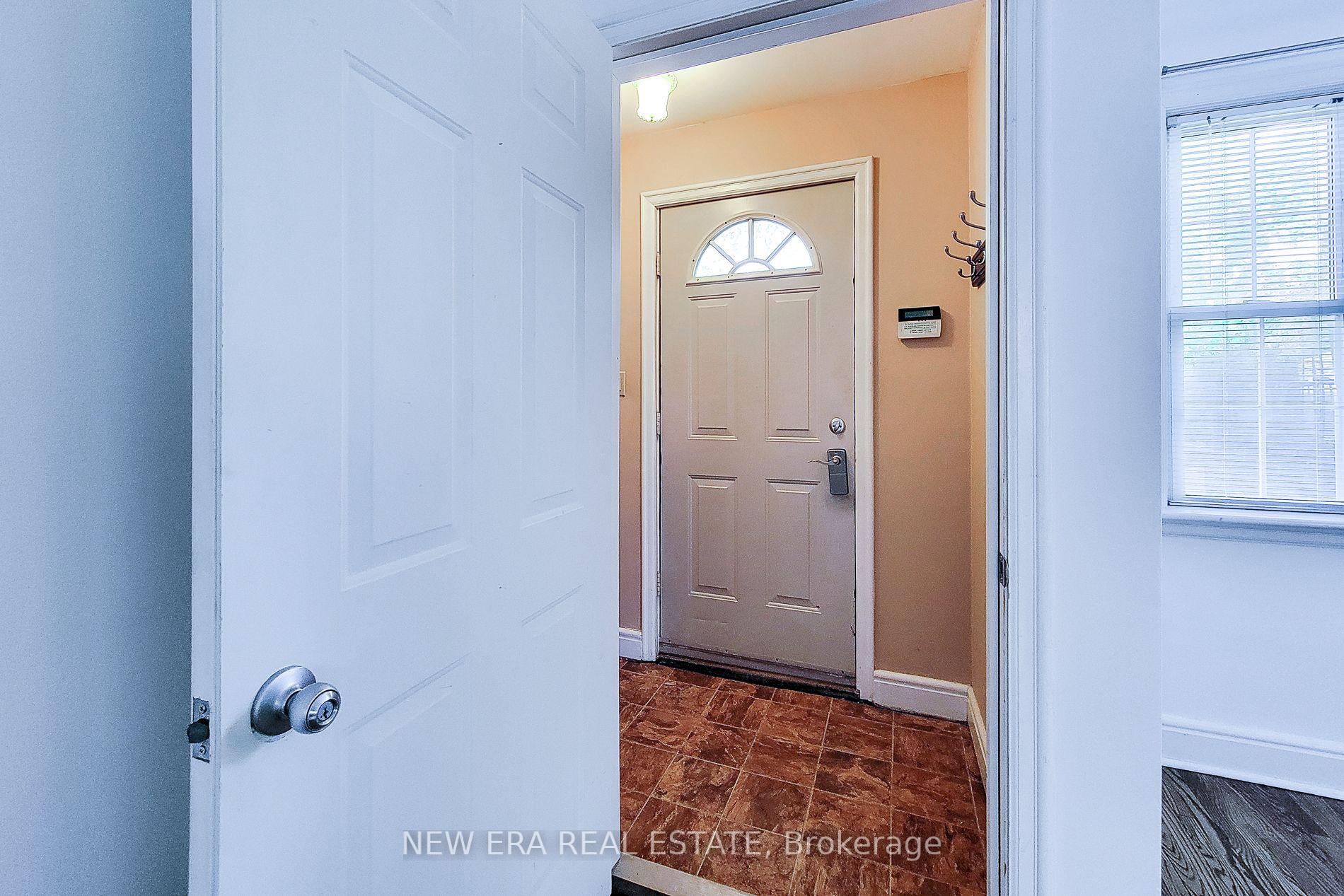 Photo 12 of 131 Erindale Avenue, Hamilton, Rosedale — HOMEH