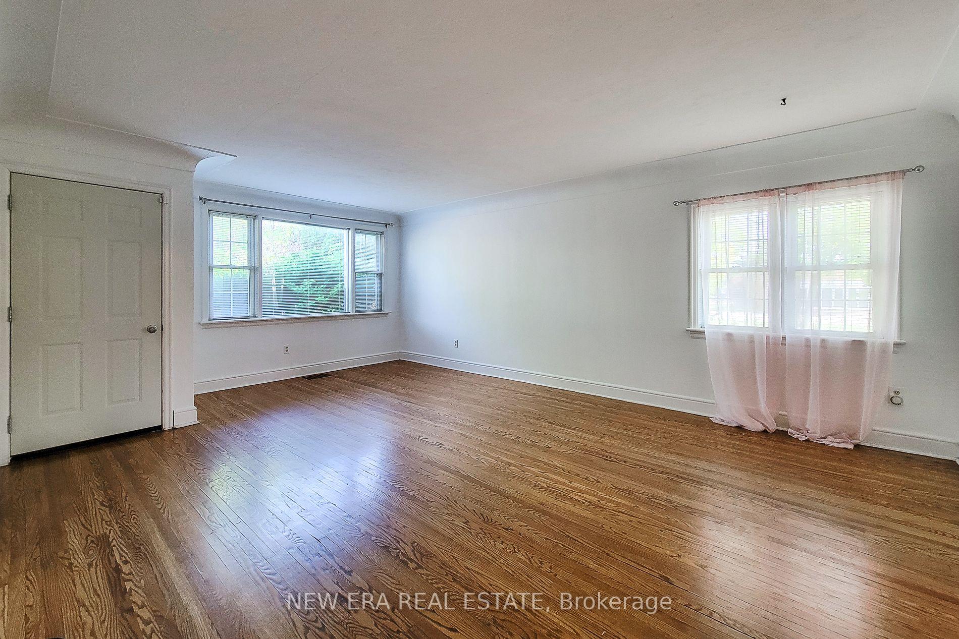 Photo 14 of 131 Erindale Avenue, Hamilton, Rosedale — HOMEH