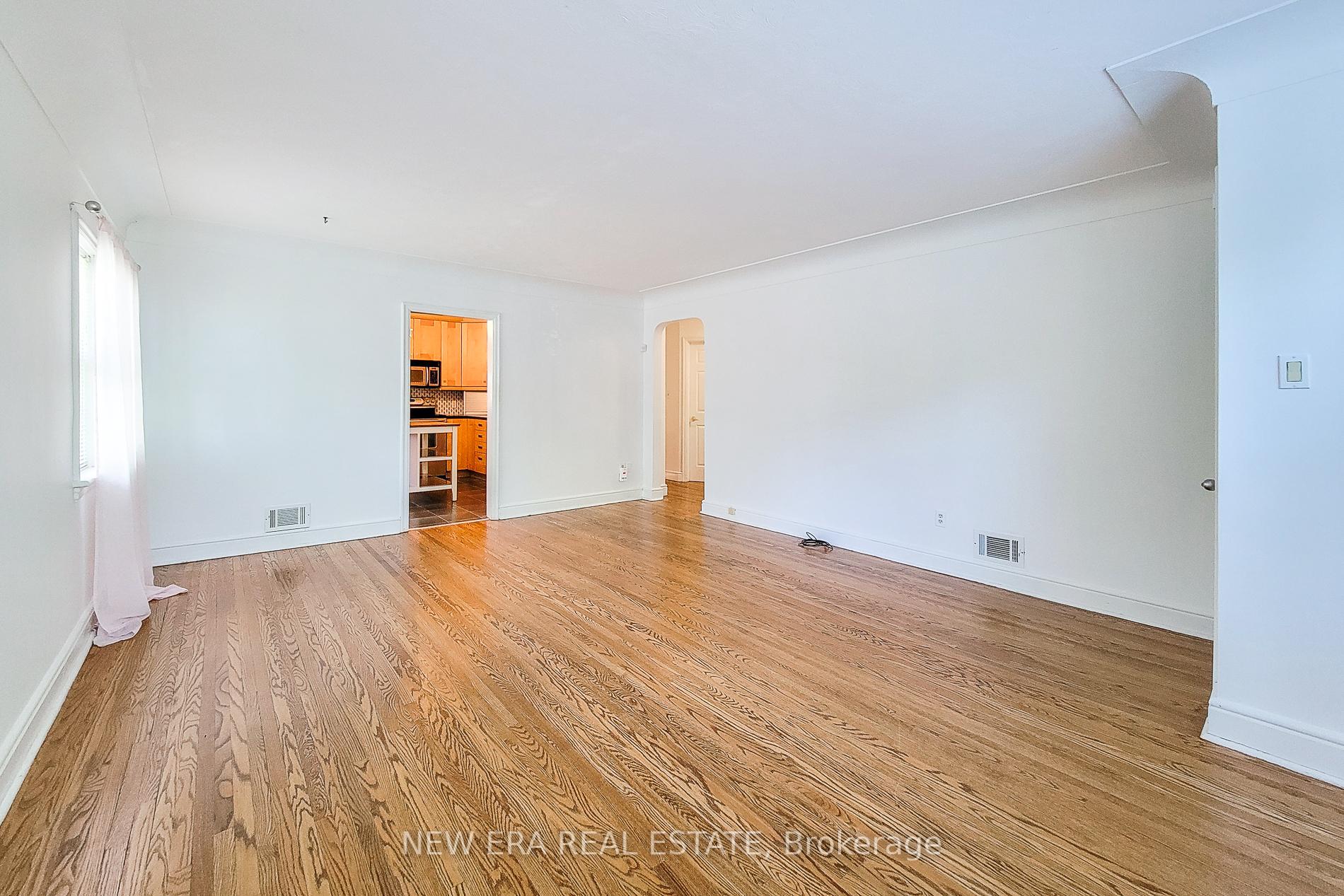 Photo 15 of 131 Erindale Avenue, Hamilton, Rosedale — HOMEH