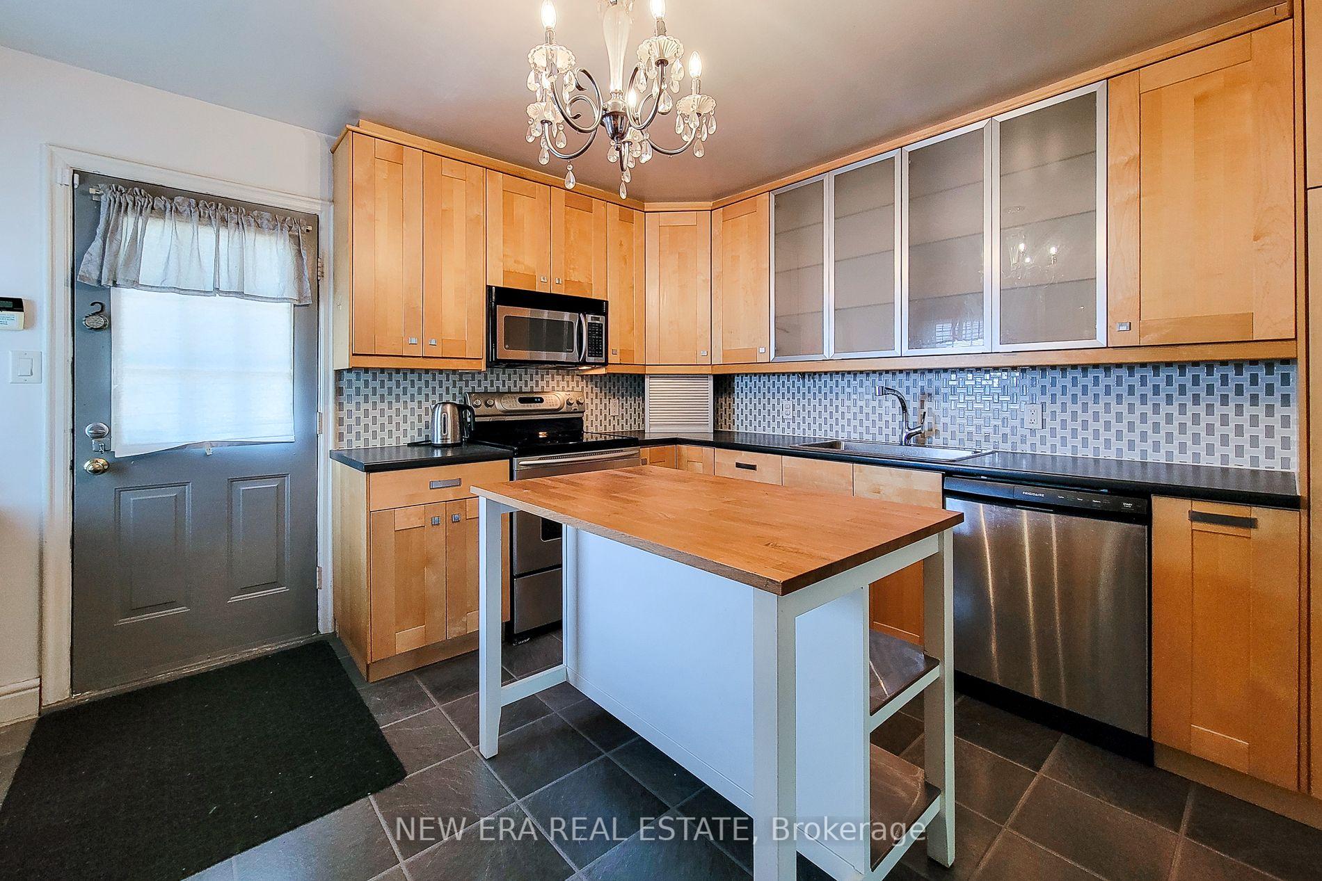 Photo 17 of 131 Erindale Avenue, Hamilton, Rosedale — HOMEH