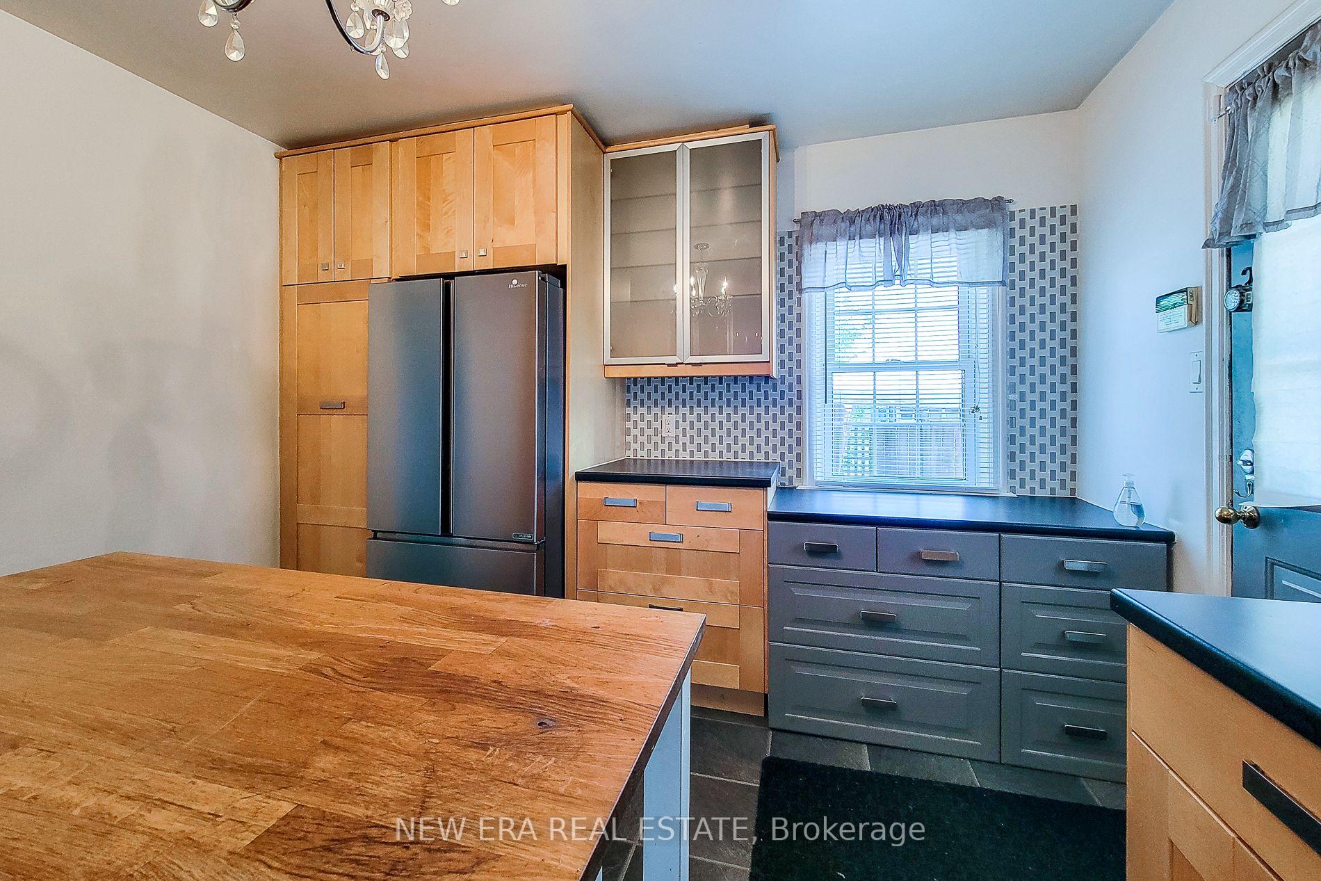 Photo 19 of 131 Erindale Avenue, Hamilton, Rosedale — HOMEH