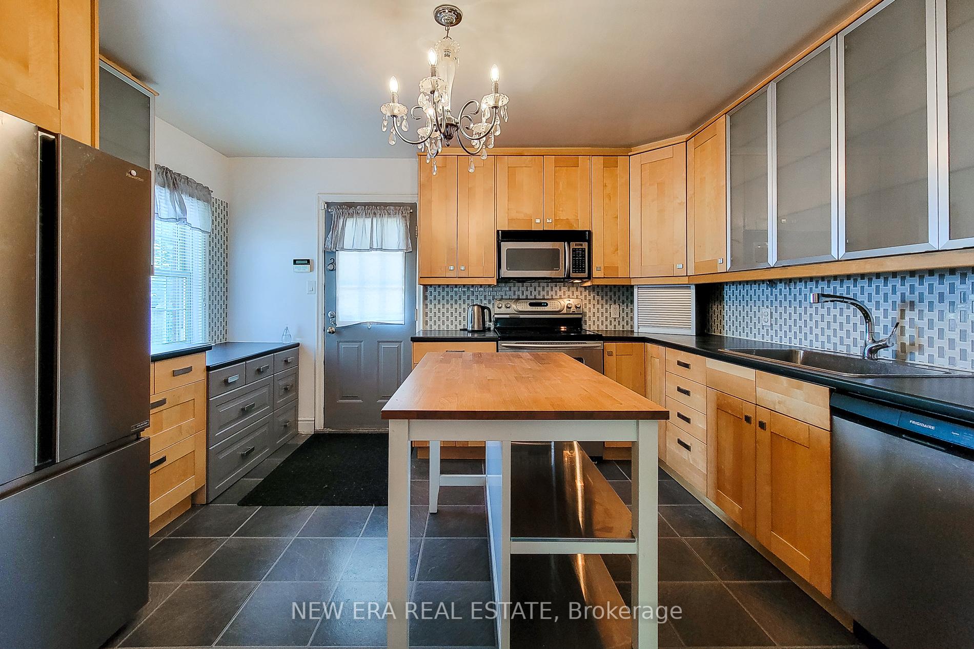 Photo 20 of 131 Erindale Avenue, Hamilton, Rosedale — HOMEH