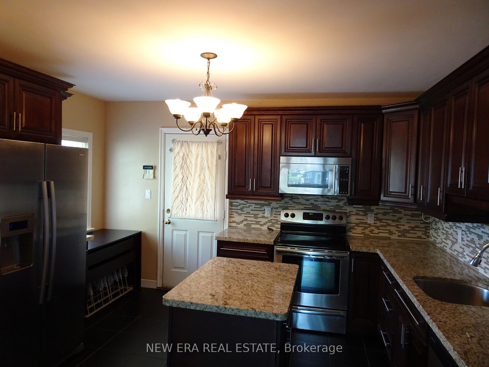 Photo 55 of 131 Erindale Avenue, Hamilton, Rosedale — HOMEH