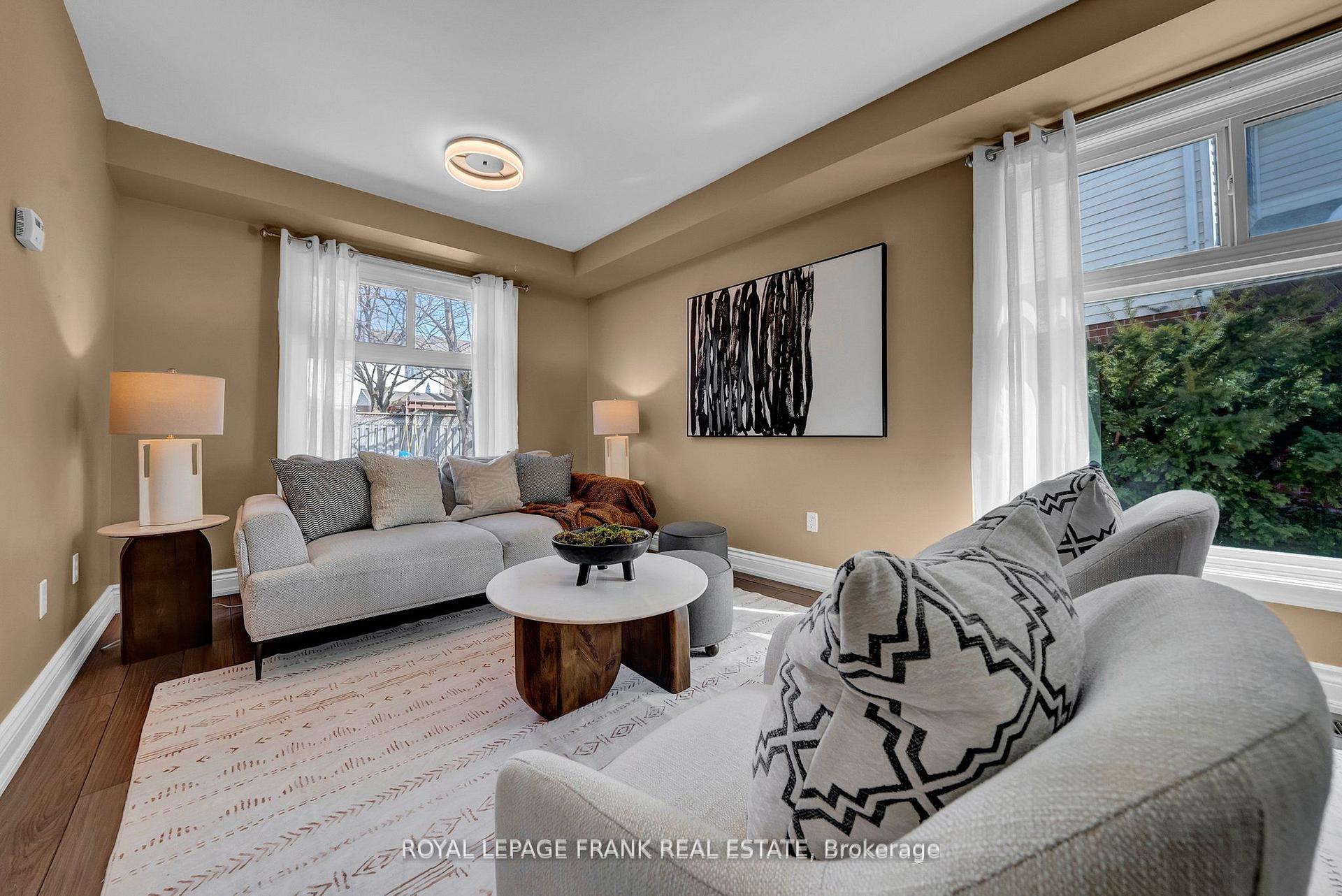 Photo 7 of 49 Hearthstone Crescent, Clarington, Courtice — HOMEH