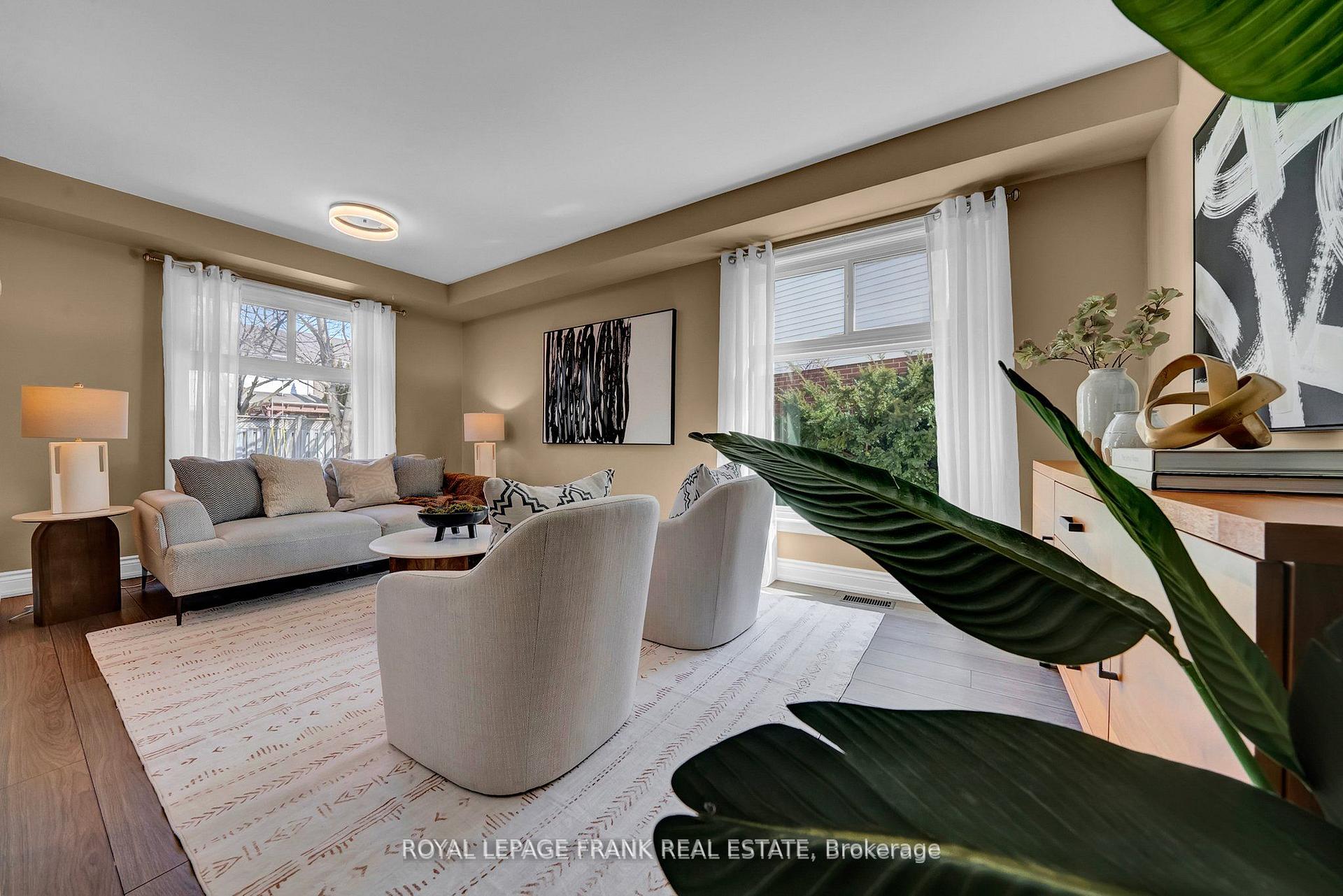 Photo 8 of 49 Hearthstone Crescent, Clarington, Courtice — HOMEH