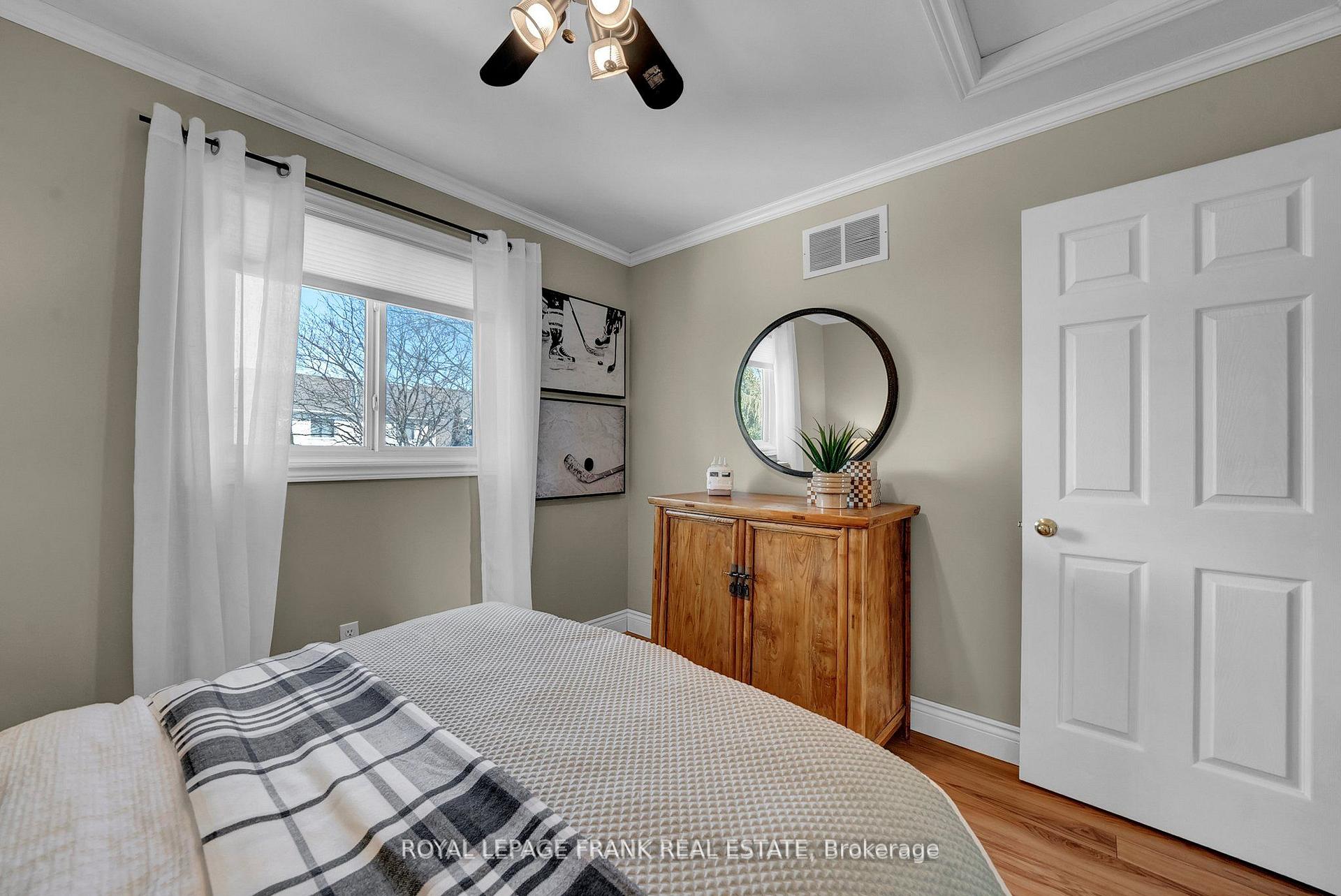 Photo 19 of 49 Hearthstone Crescent, Clarington, Courtice — HOMEH