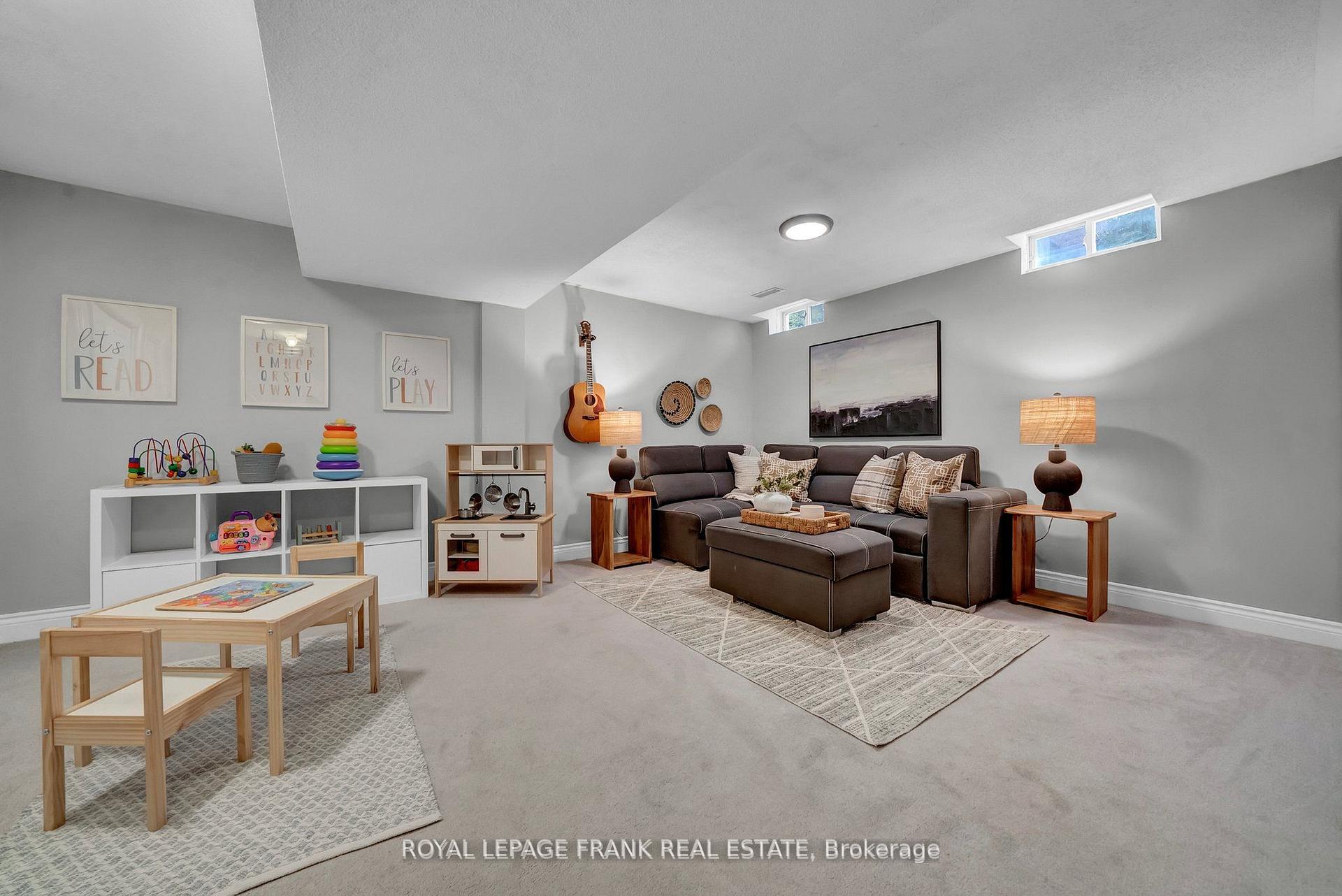 Photo 20 of 49 Hearthstone Crescent, Clarington, Courtice — HOMEH